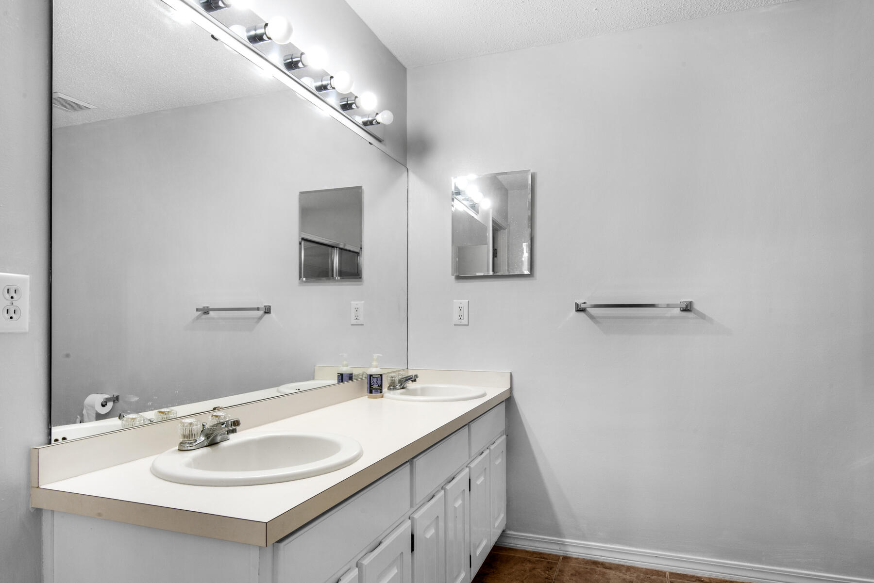 STEEPLECHASE PH 2 - Residential Lease