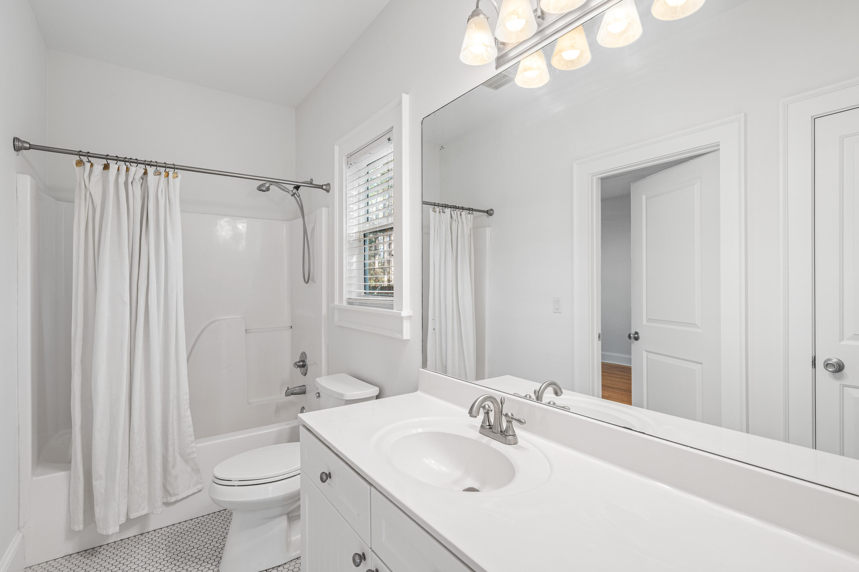 BAY MAGNOLIA - Residential