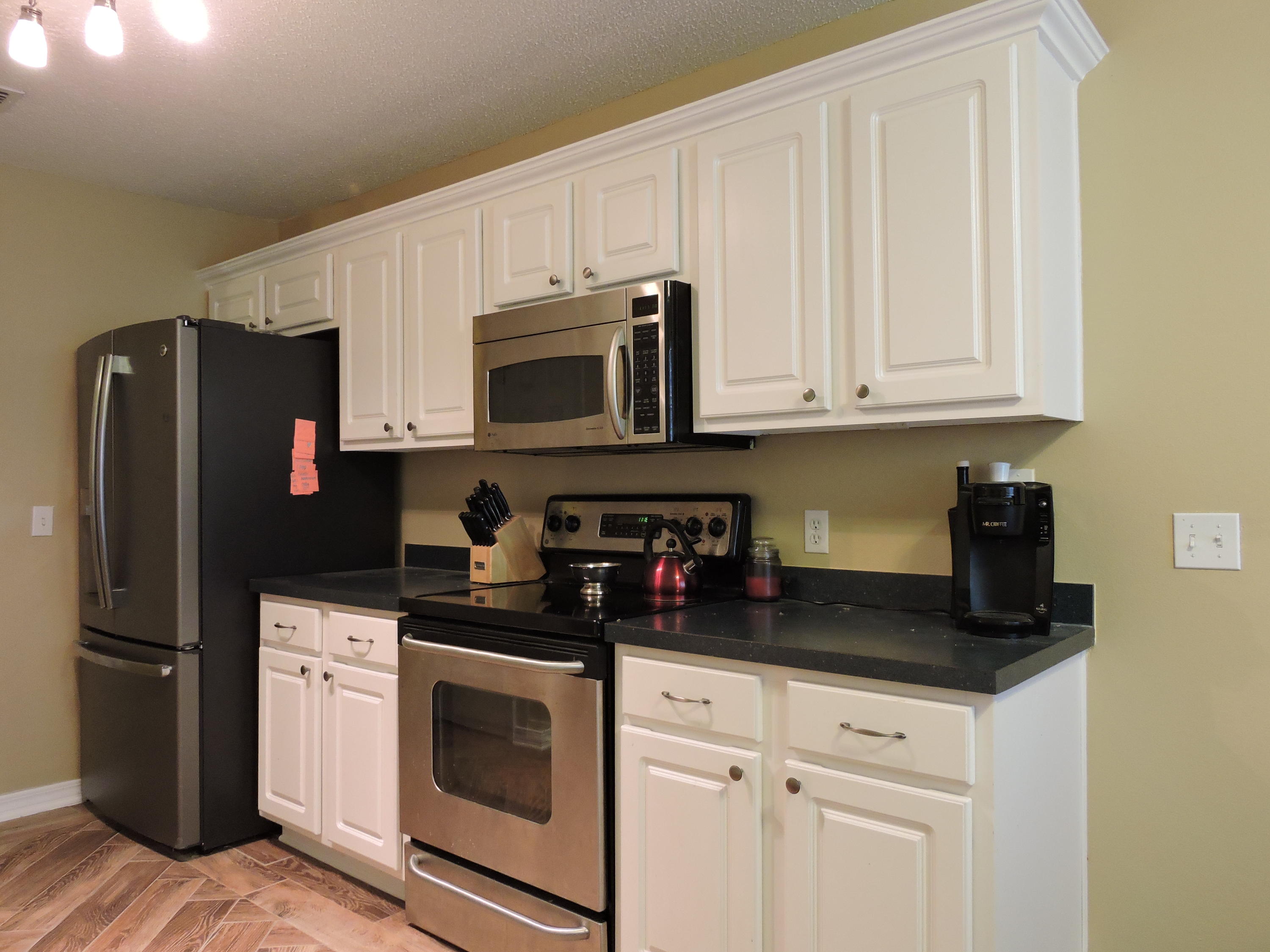 COUNTRYVIEW ESTATES 10TH ADDN - Residential