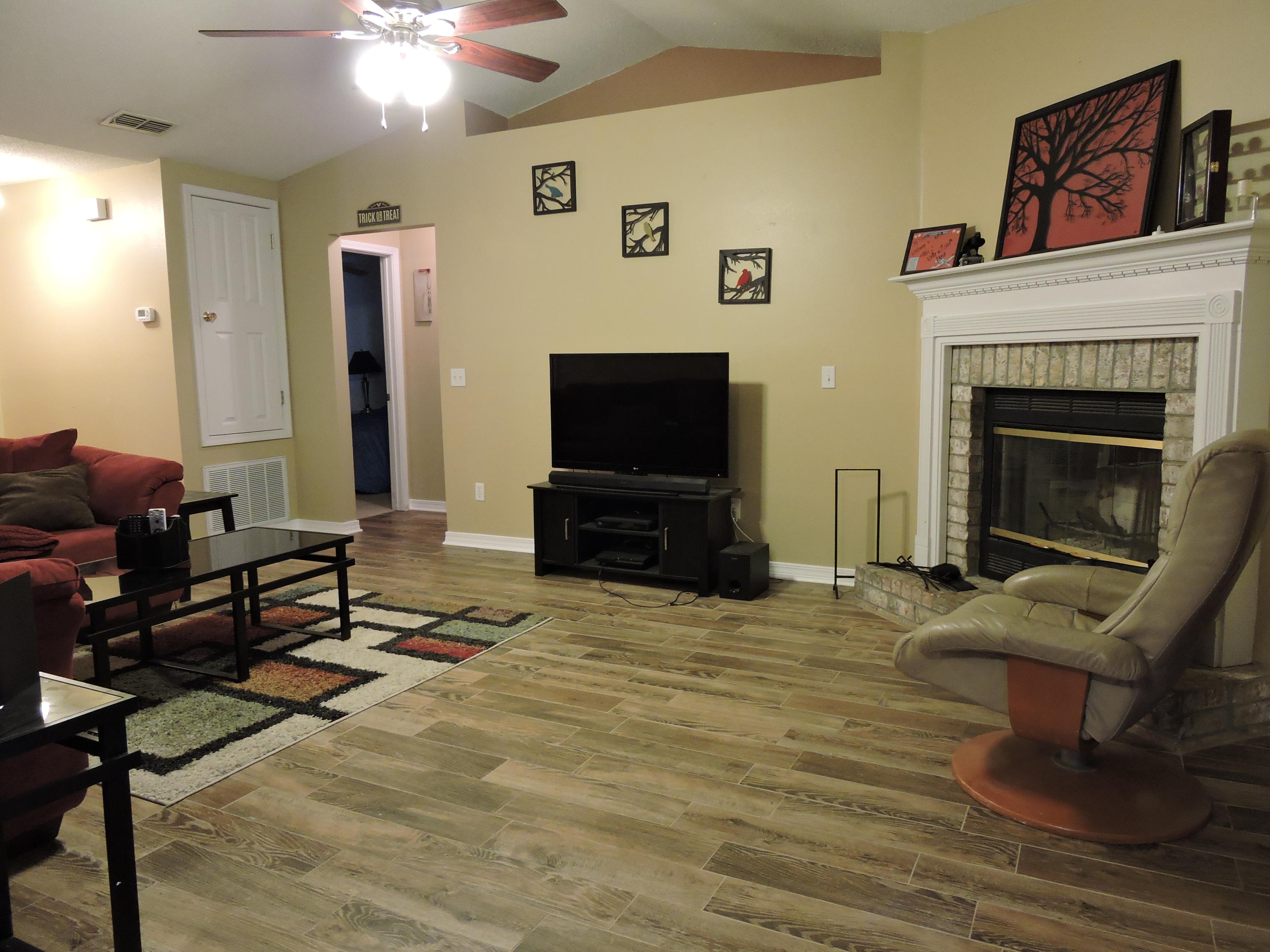 COUNTRYVIEW ESTATES 10TH ADDN - Residential