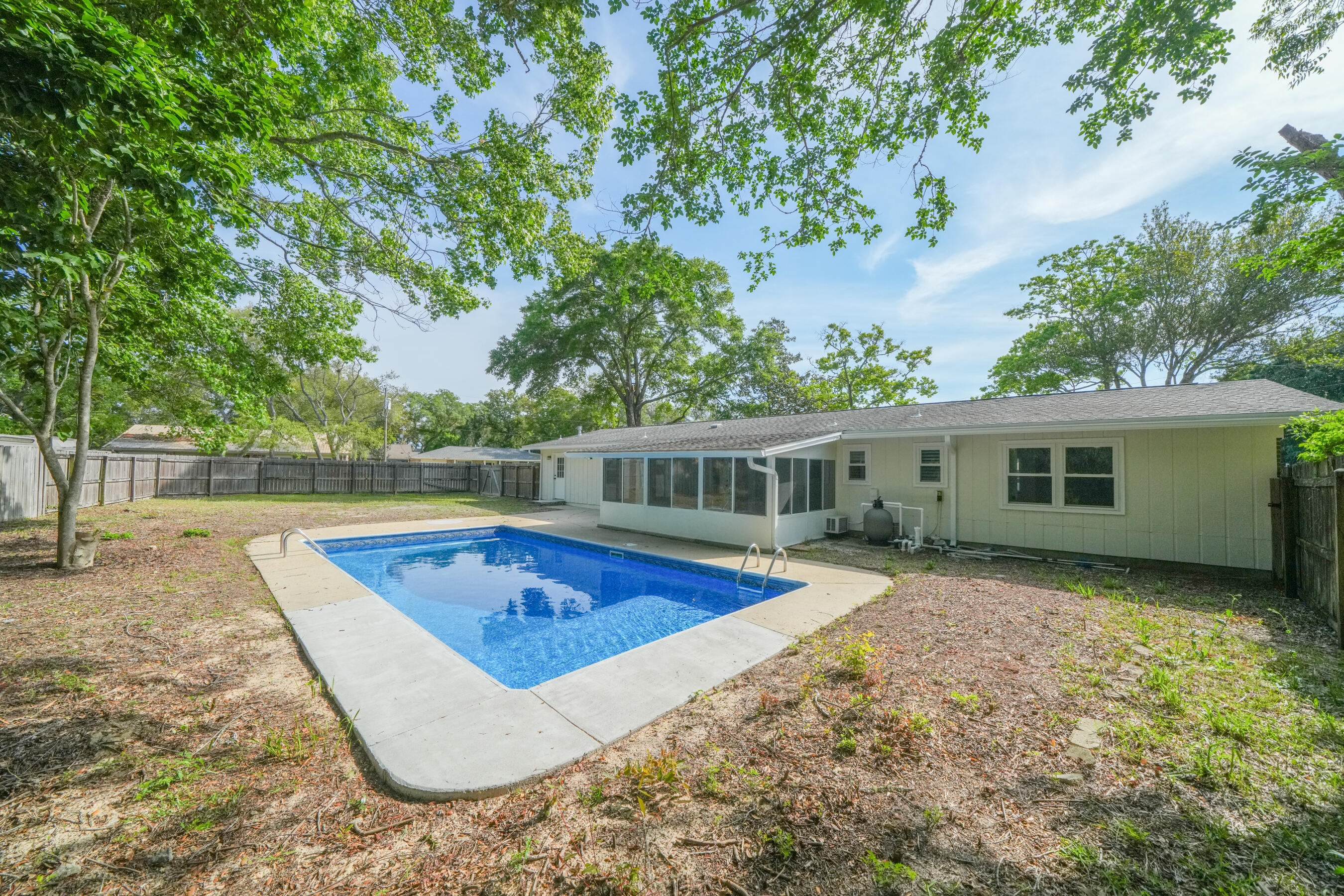 Sherwood Forest (Creekside) - Residential