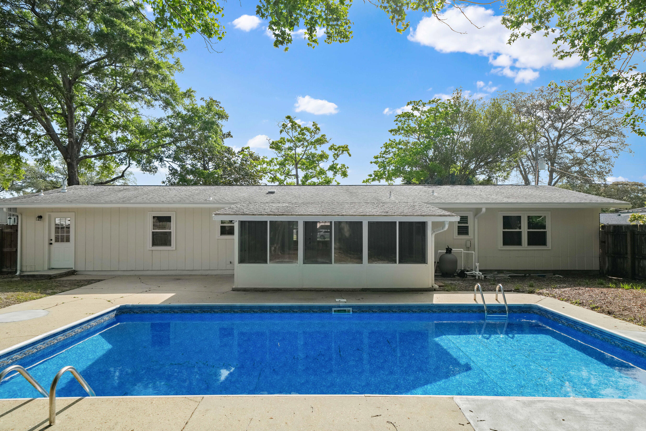 Sherwood Forest (Creekside) - Residential