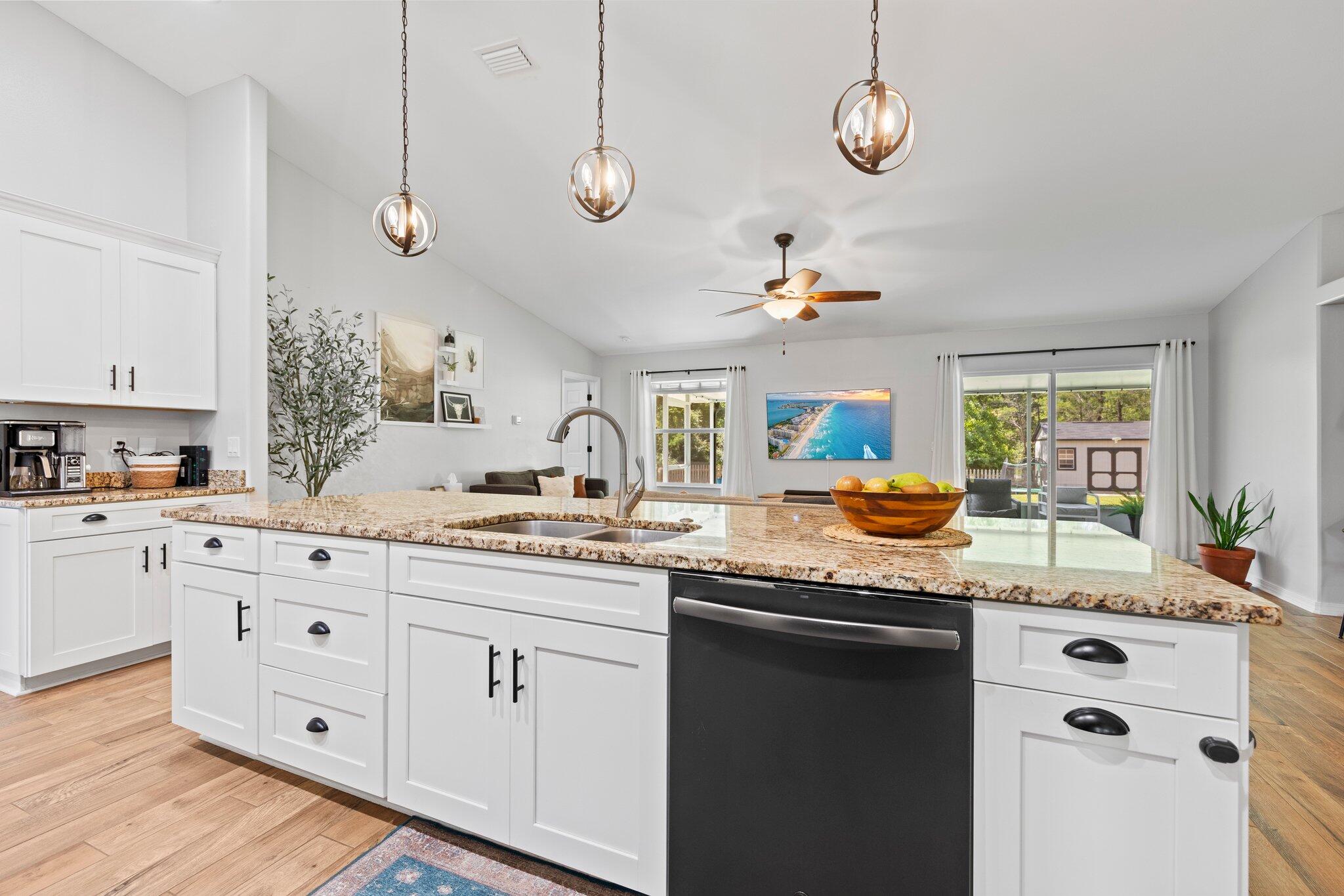 HOLLEY BY THE SEA - Residential