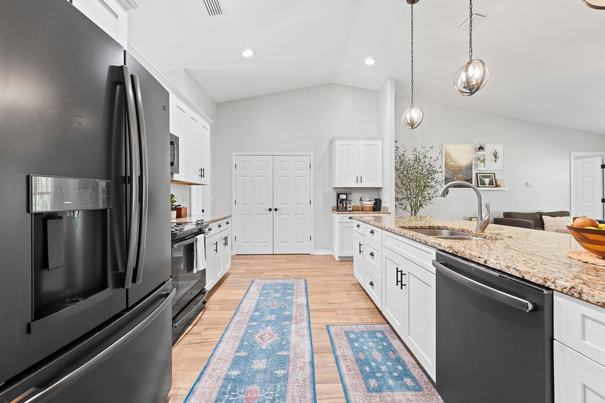 HOLLEY BY THE SEA - Residential