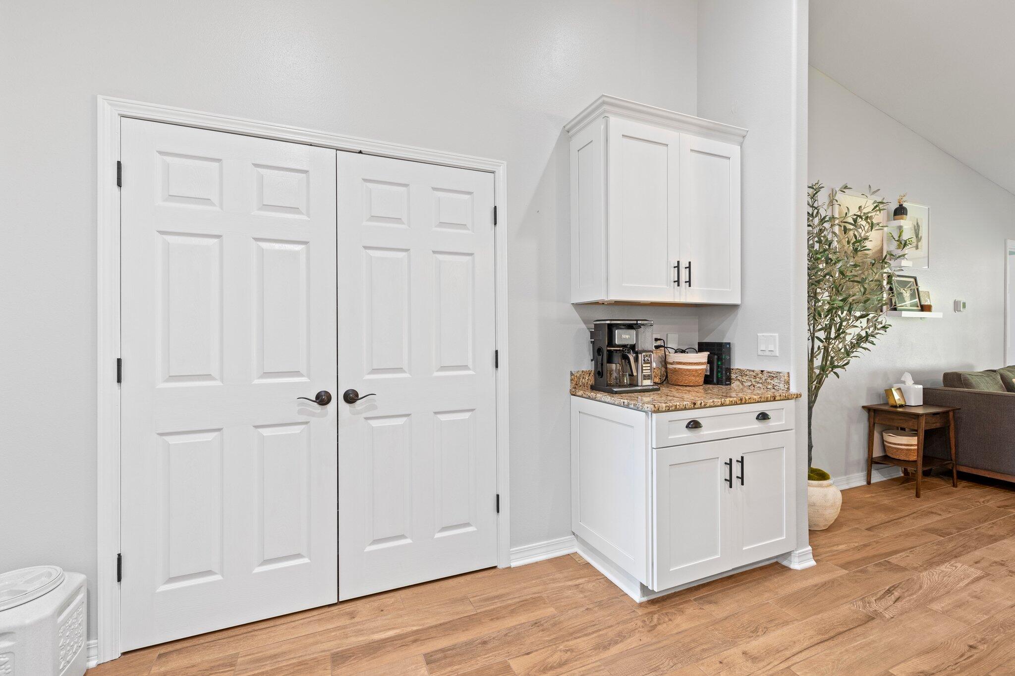 HOLLEY BY THE SEA - Residential