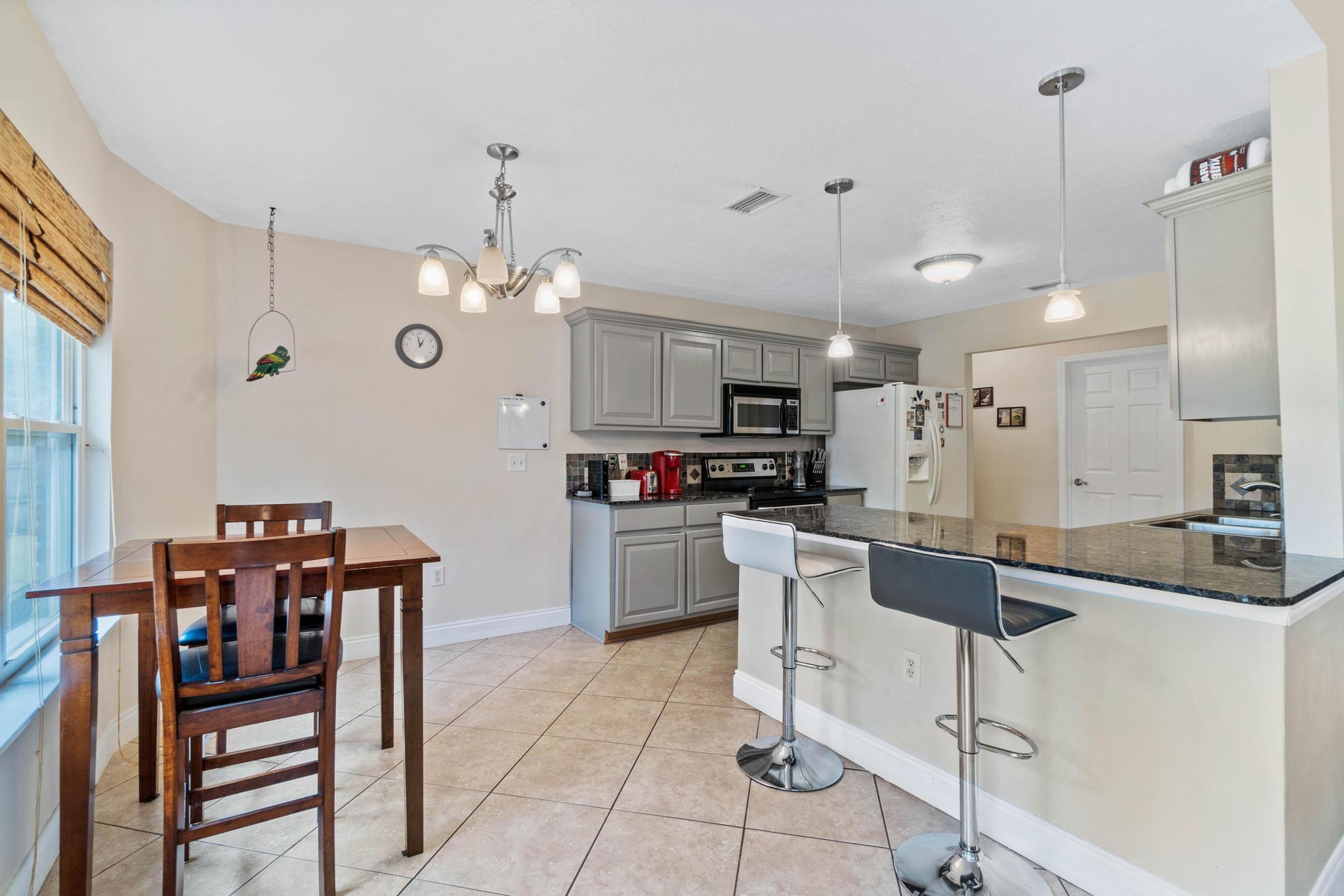 HOLLEY BY THE SEA - Residential