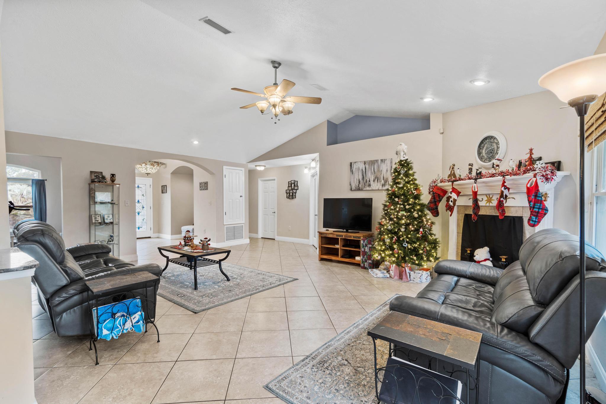 HOLLEY BY THE SEA - Residential