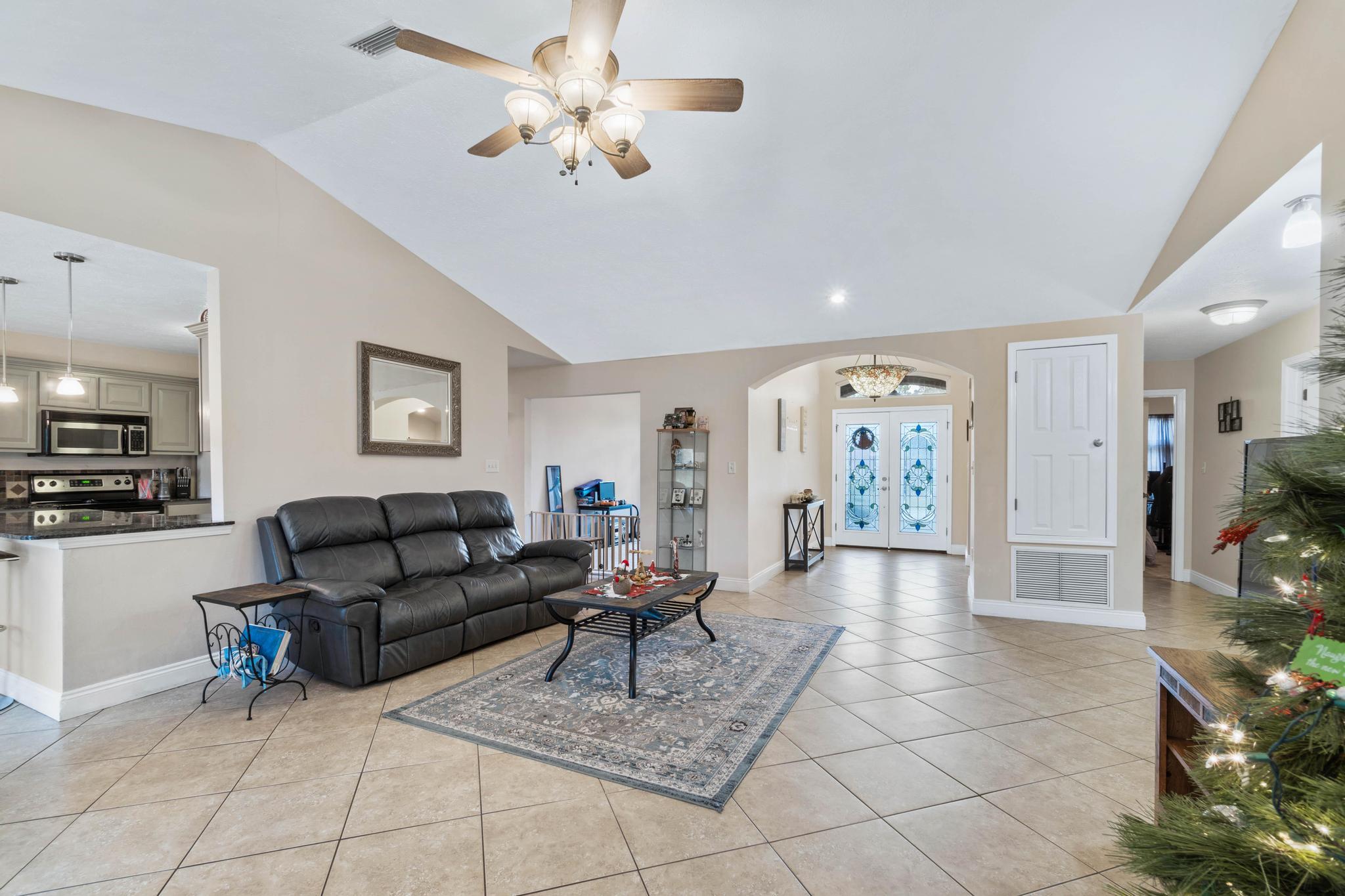 HOLLEY BY THE SEA - Residential