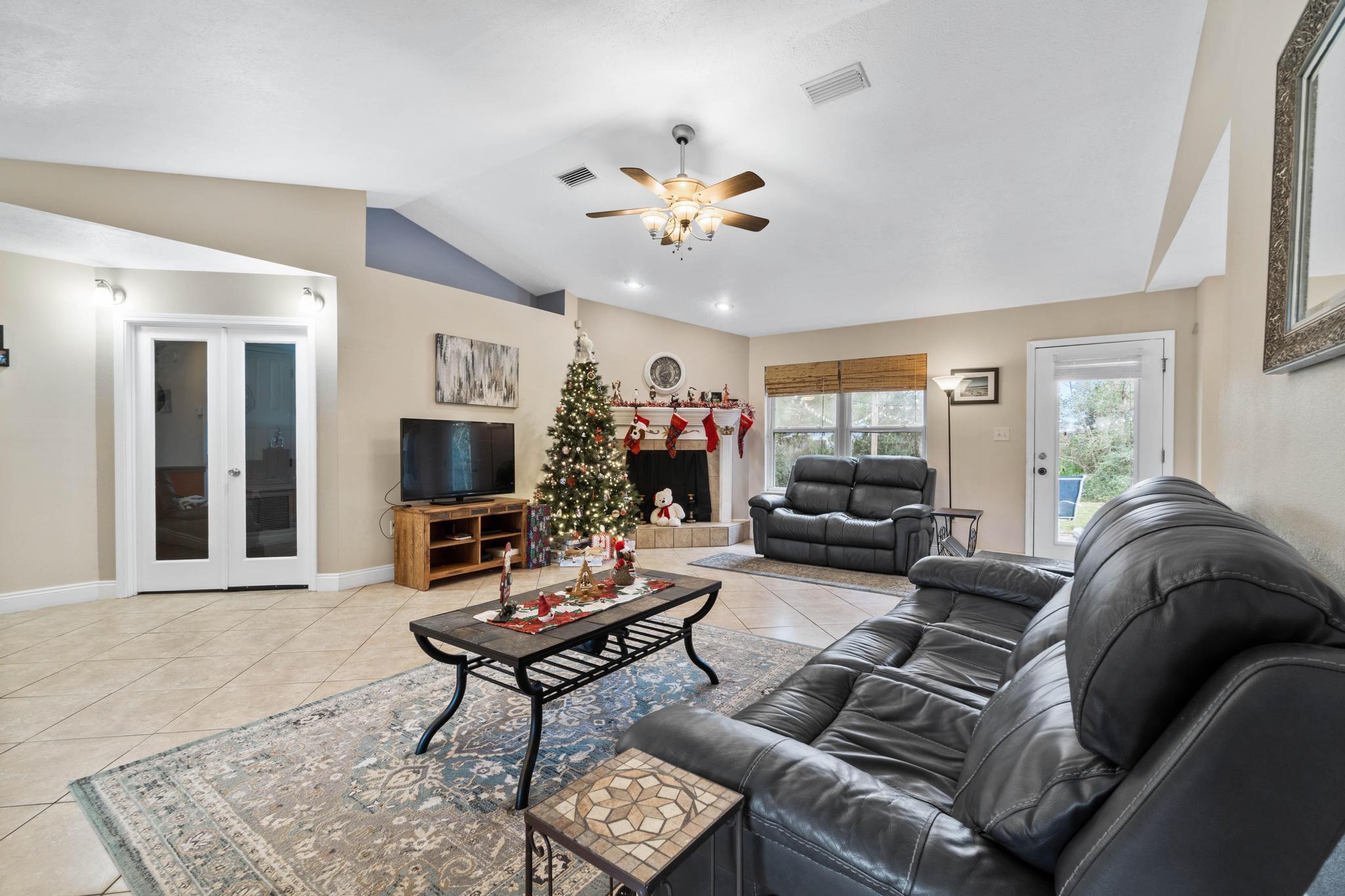 HOLLEY BY THE SEA - Residential