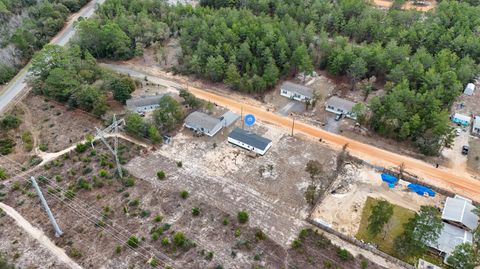 A home in DeFuniak Springs