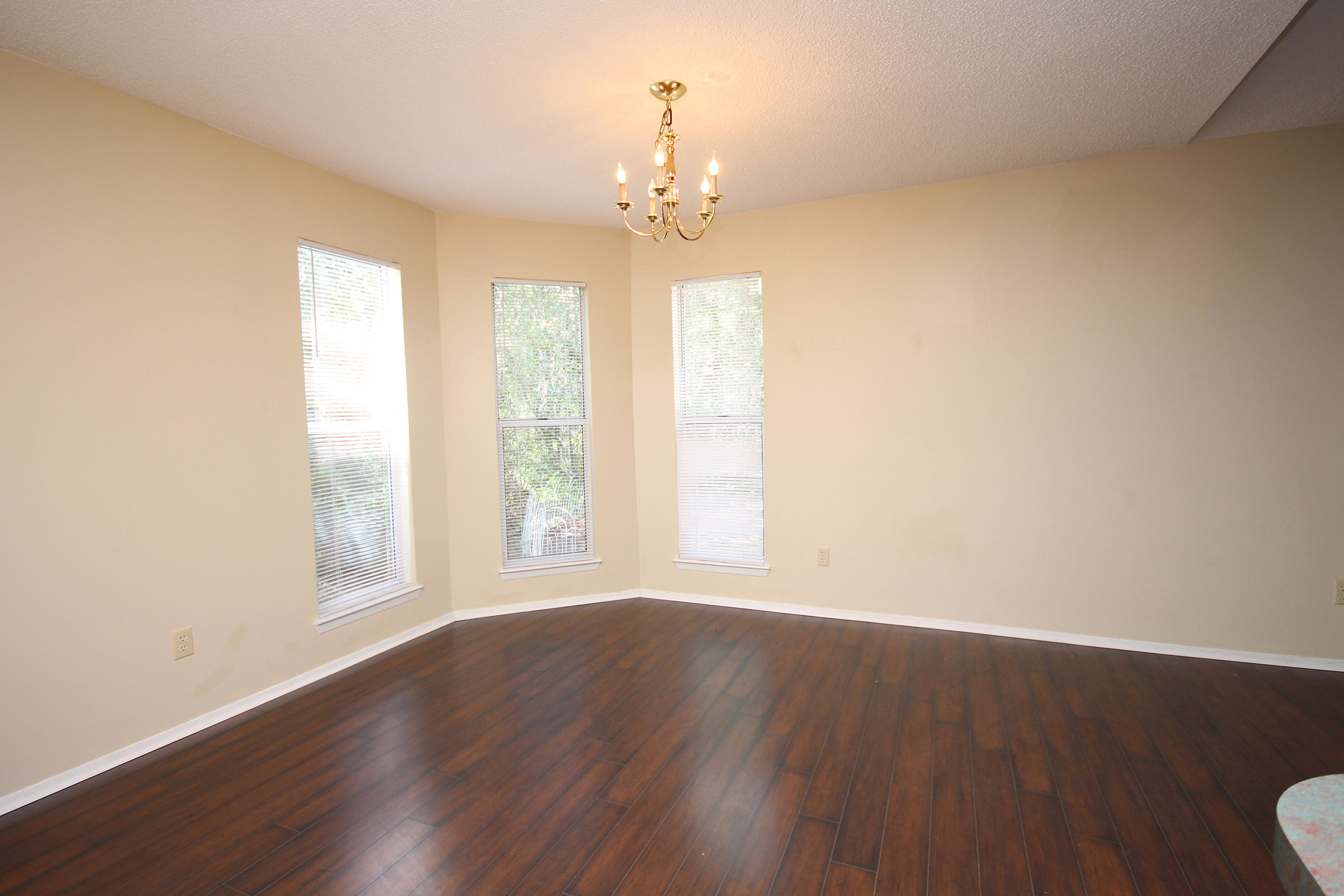 PARKWOOD LANE BLUEWATER BAY - Residential