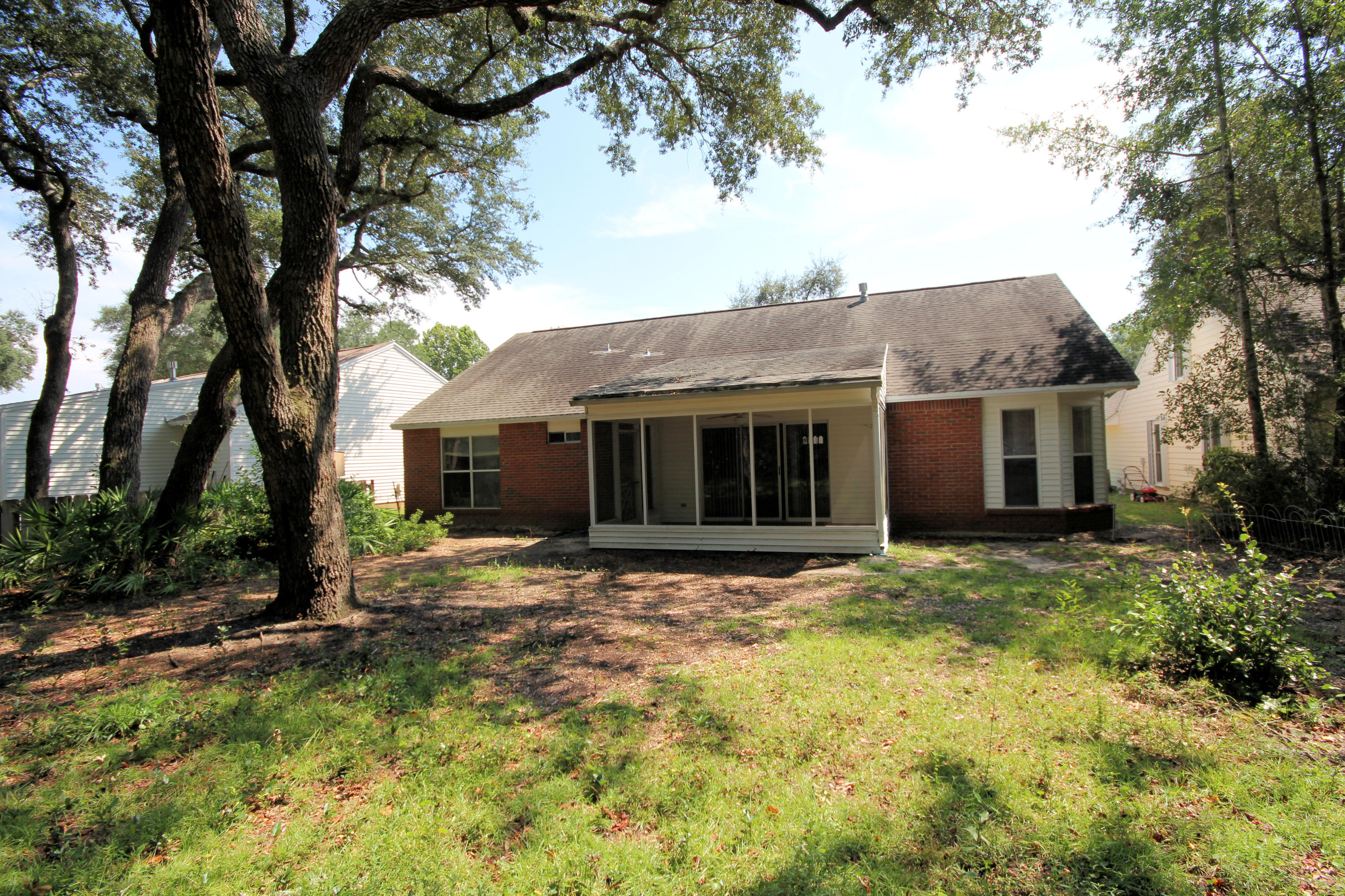 PARKWOOD LANE BLUEWATER BAY - Residential