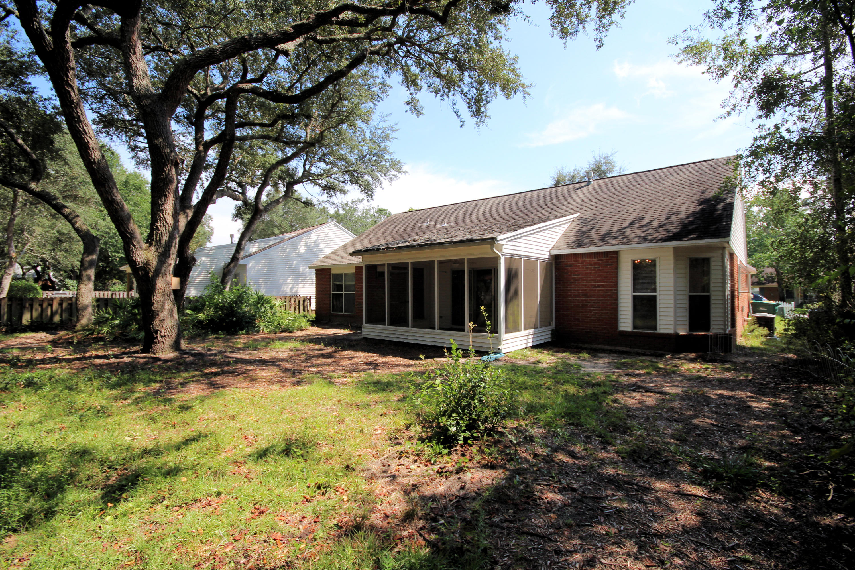 PARKWOOD LANE BLUEWATER BAY - Residential