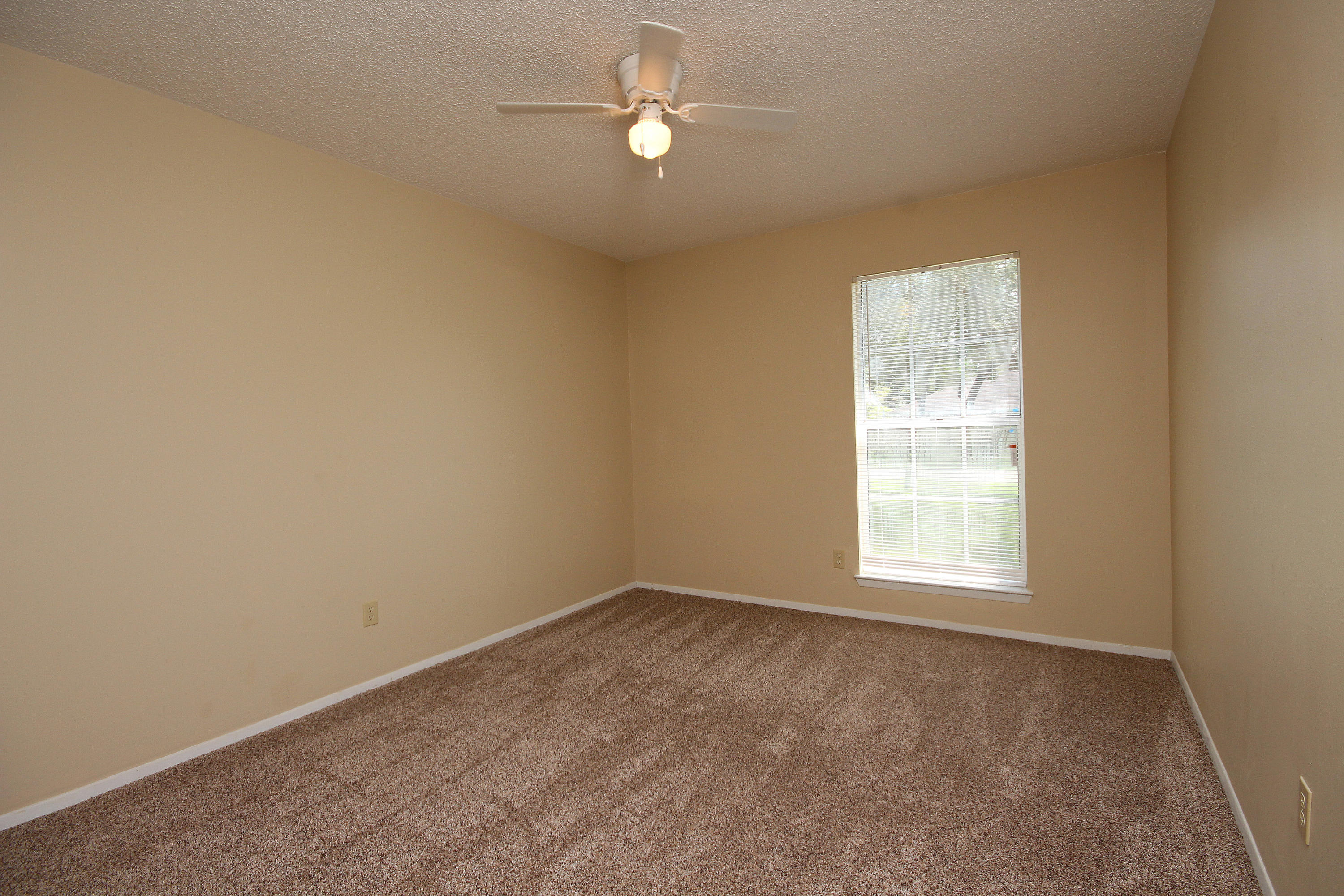 PARKWOOD LANE BLUEWATER BAY - Residential