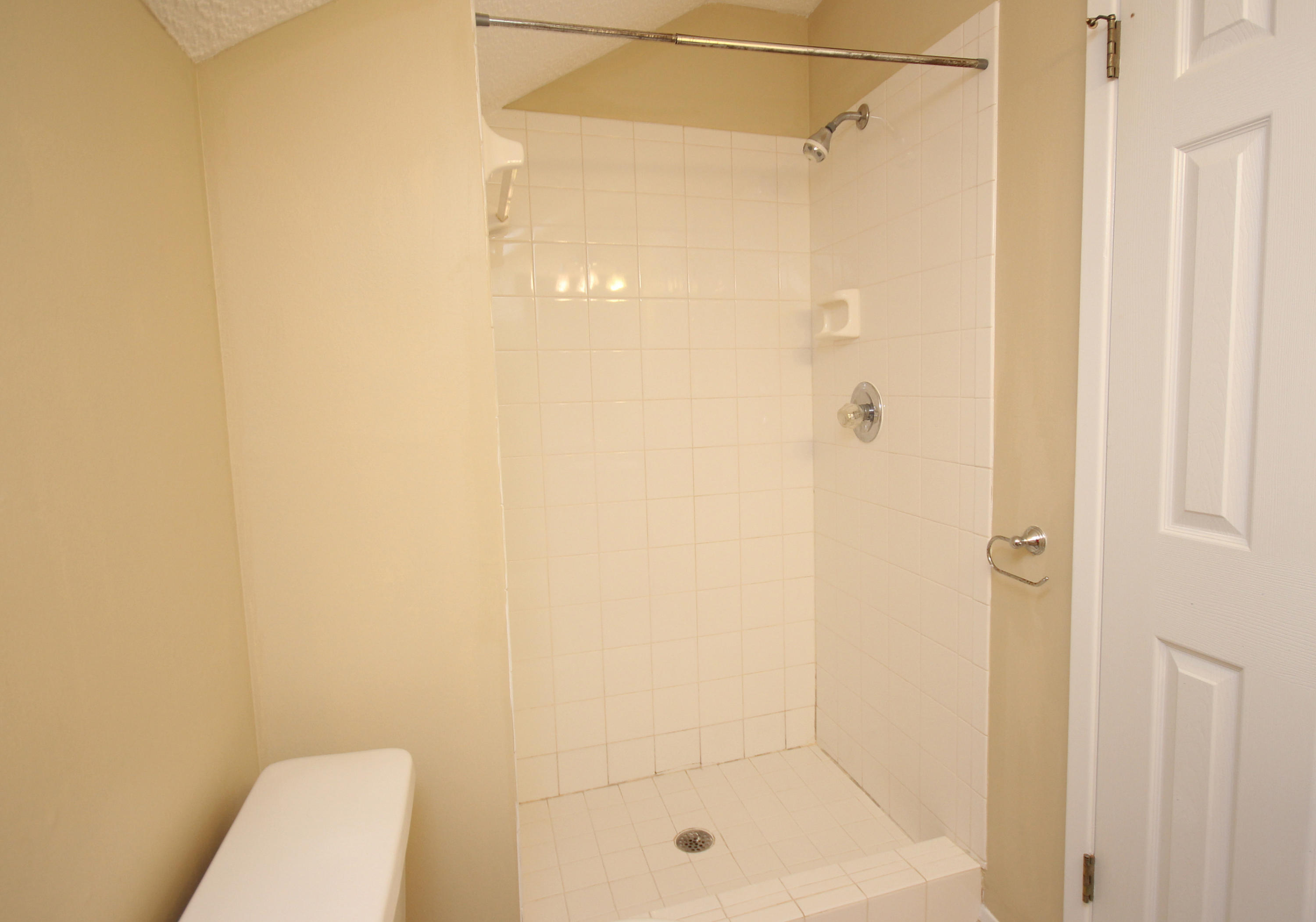 PARKWOOD LANE BLUEWATER BAY - Residential