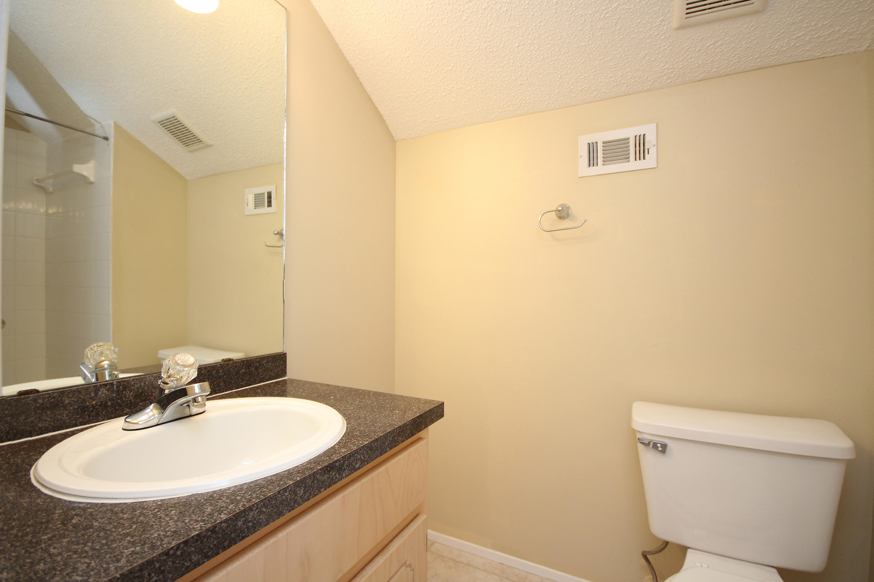 PARKWOOD LANE BLUEWATER BAY - Residential