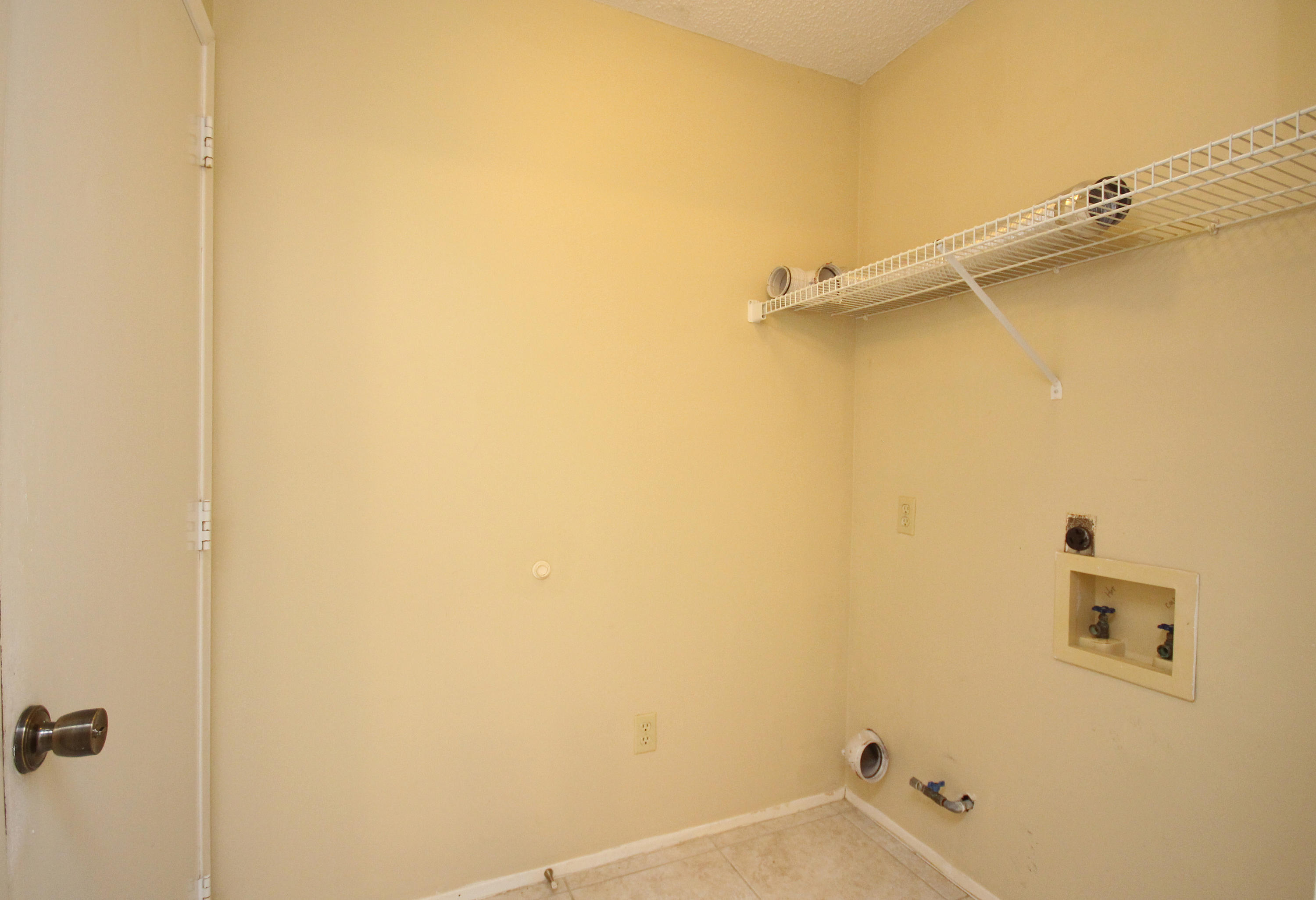 PARKWOOD LANE BLUEWATER BAY - Residential