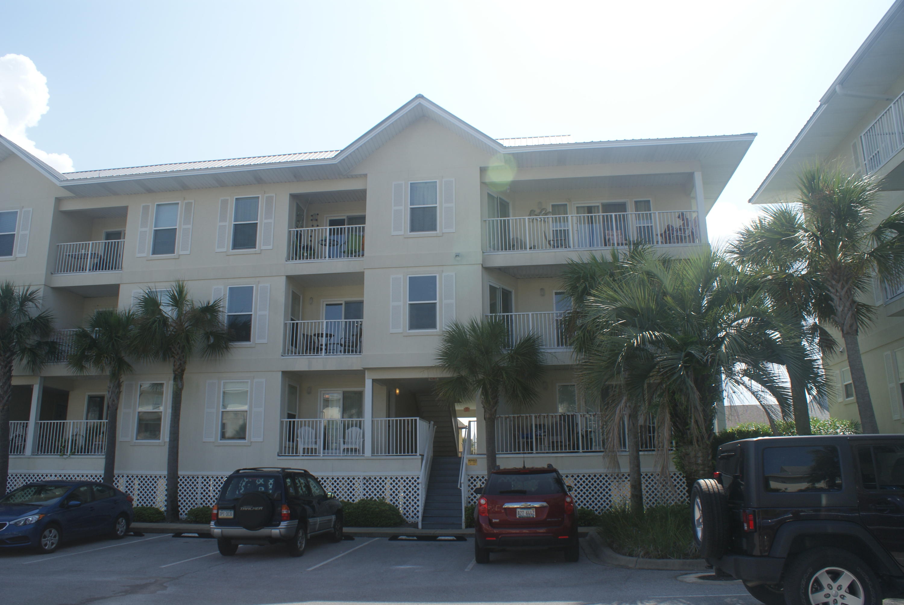 Gulf Island Condominium - Residential