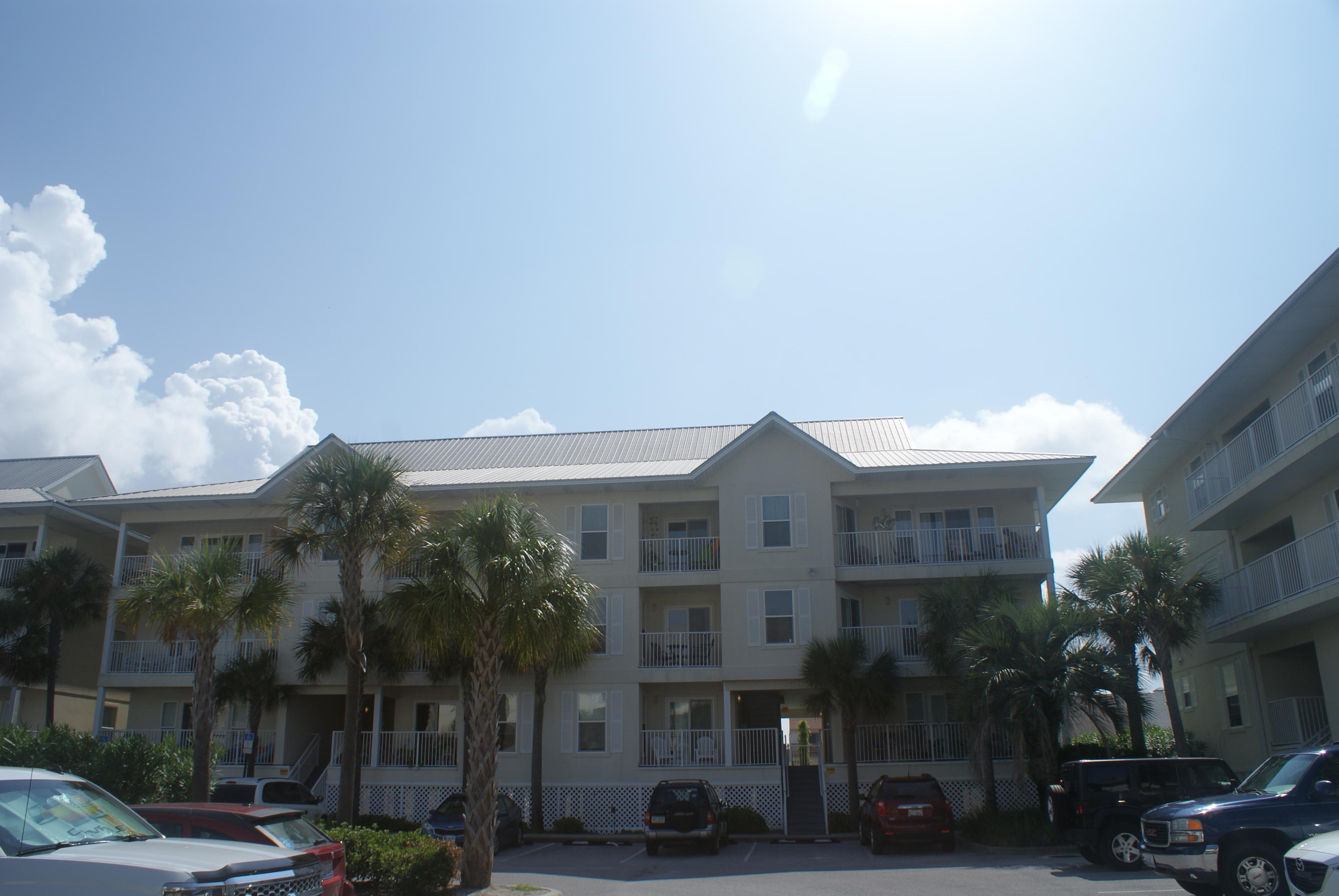 Gulf Island Condominium - Residential