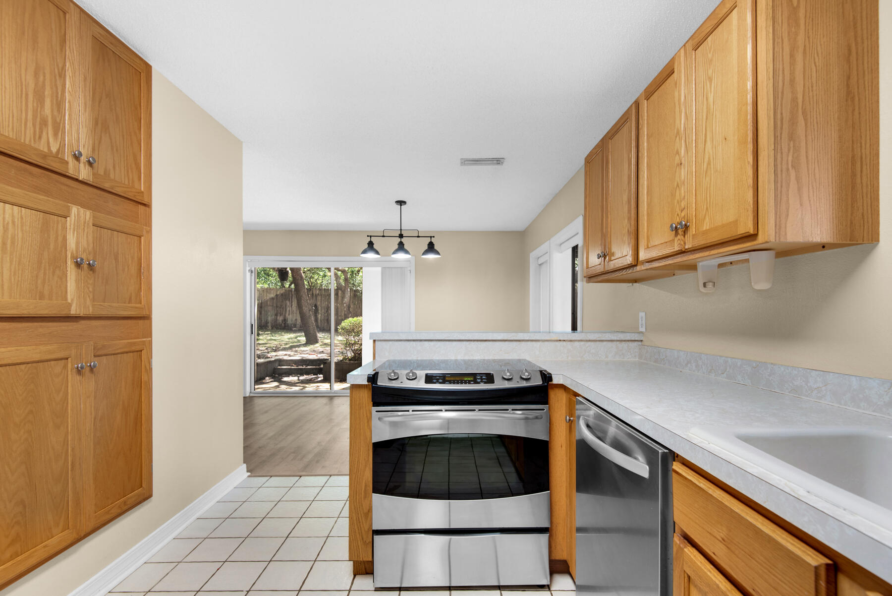 CRESCENT SHORES - Residential Lease