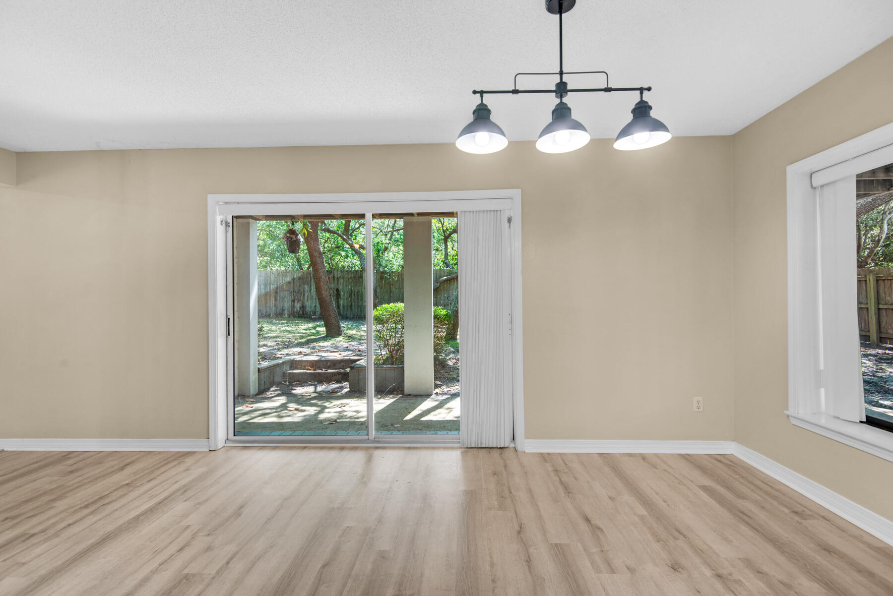 CRESCENT SHORES - Residential Lease