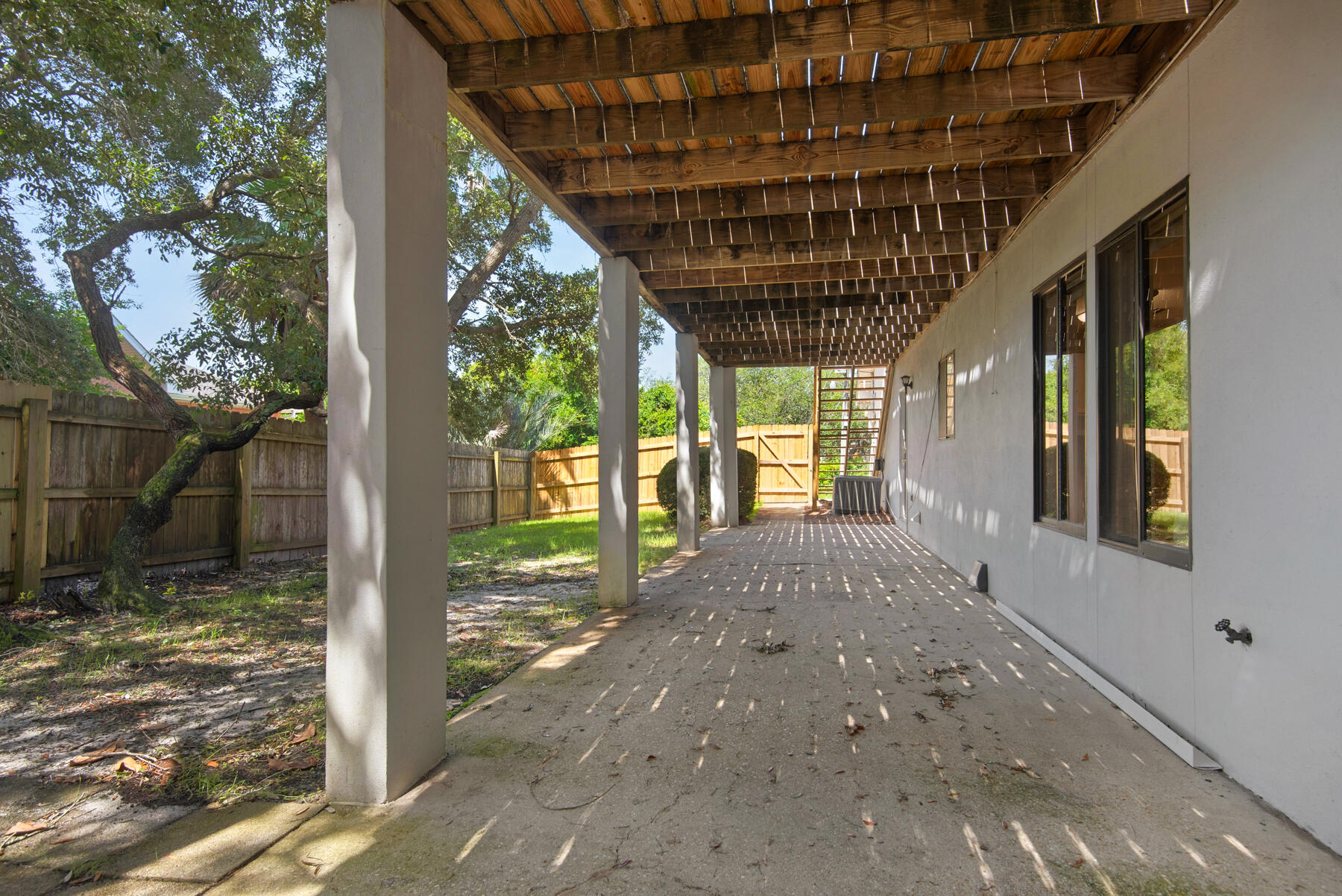 CRESCENT SHORES - Residential Lease