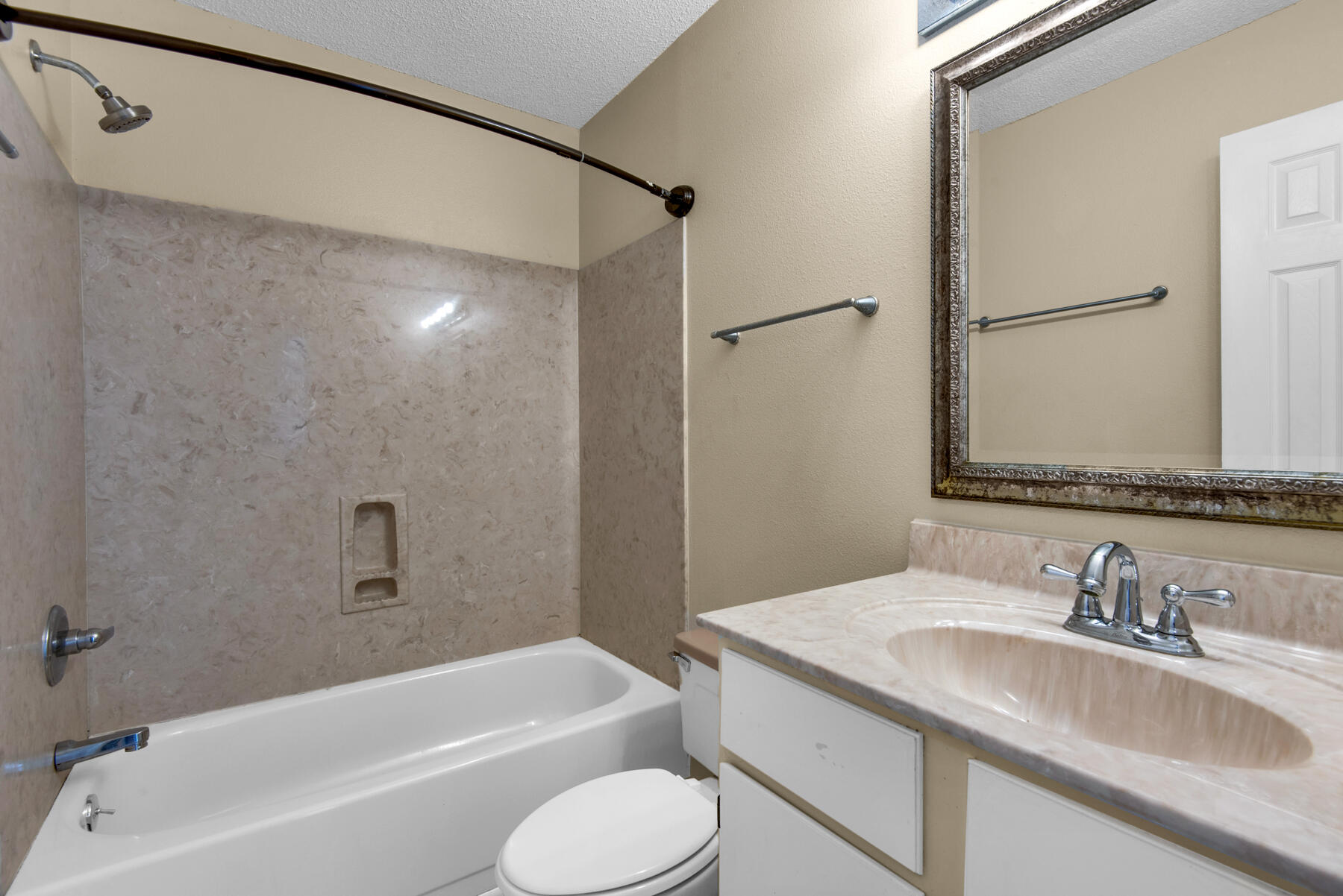 CRESCENT SHORES - Residential Lease