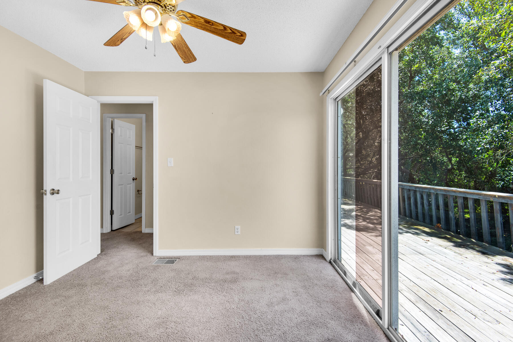 CRESCENT SHORES - Residential Lease