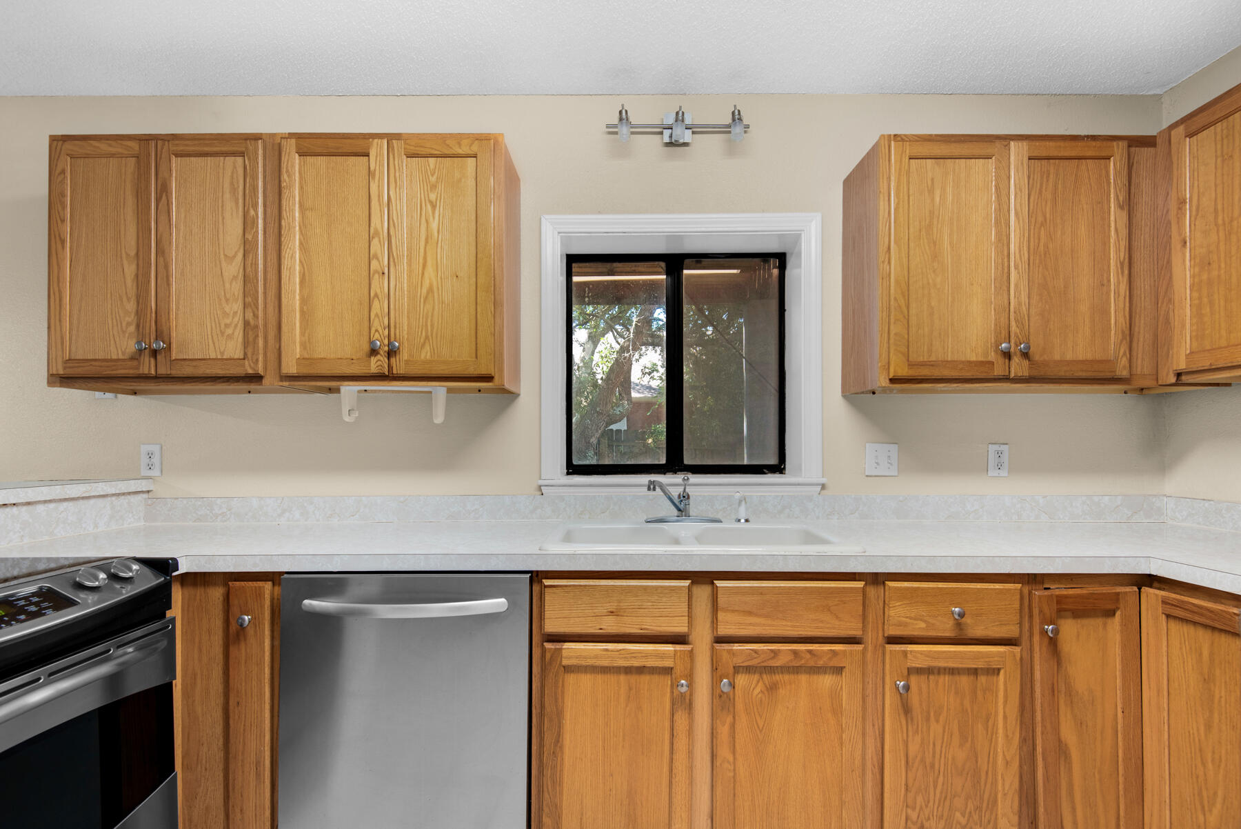 CRESCENT SHORES - Residential Lease