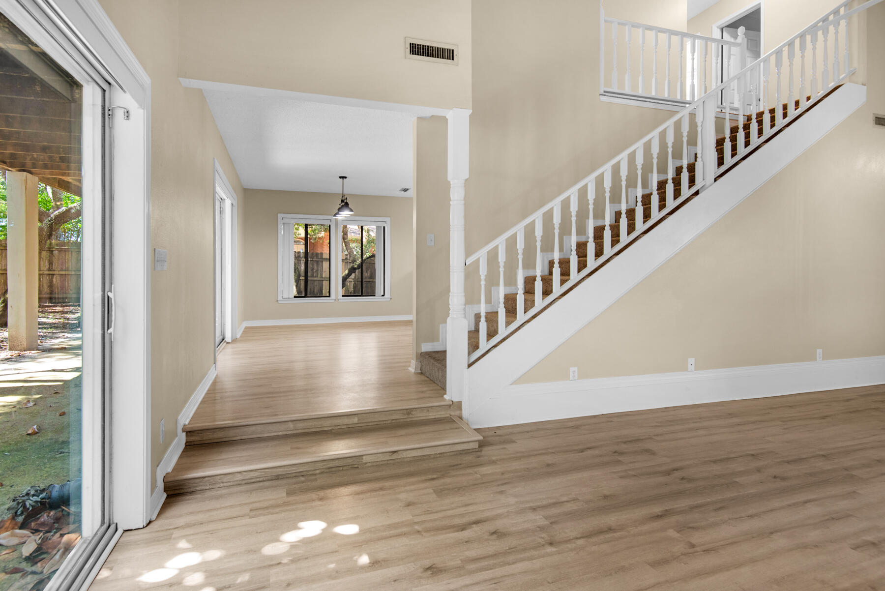 CRESCENT SHORES - Residential Lease