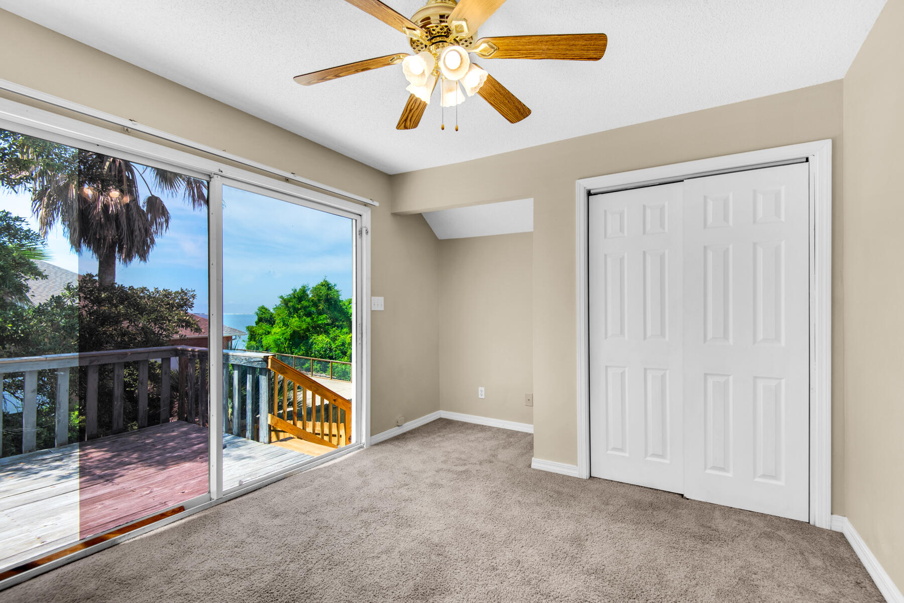 CRESCENT SHORES - Residential Lease