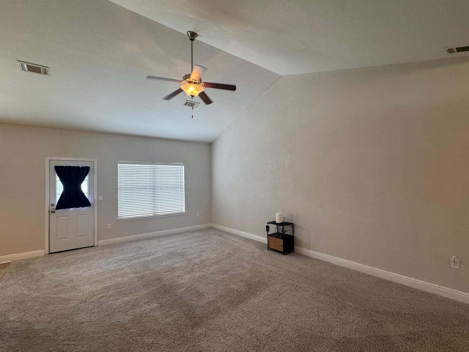 ROLLING RIDGE S/D - Residential Lease