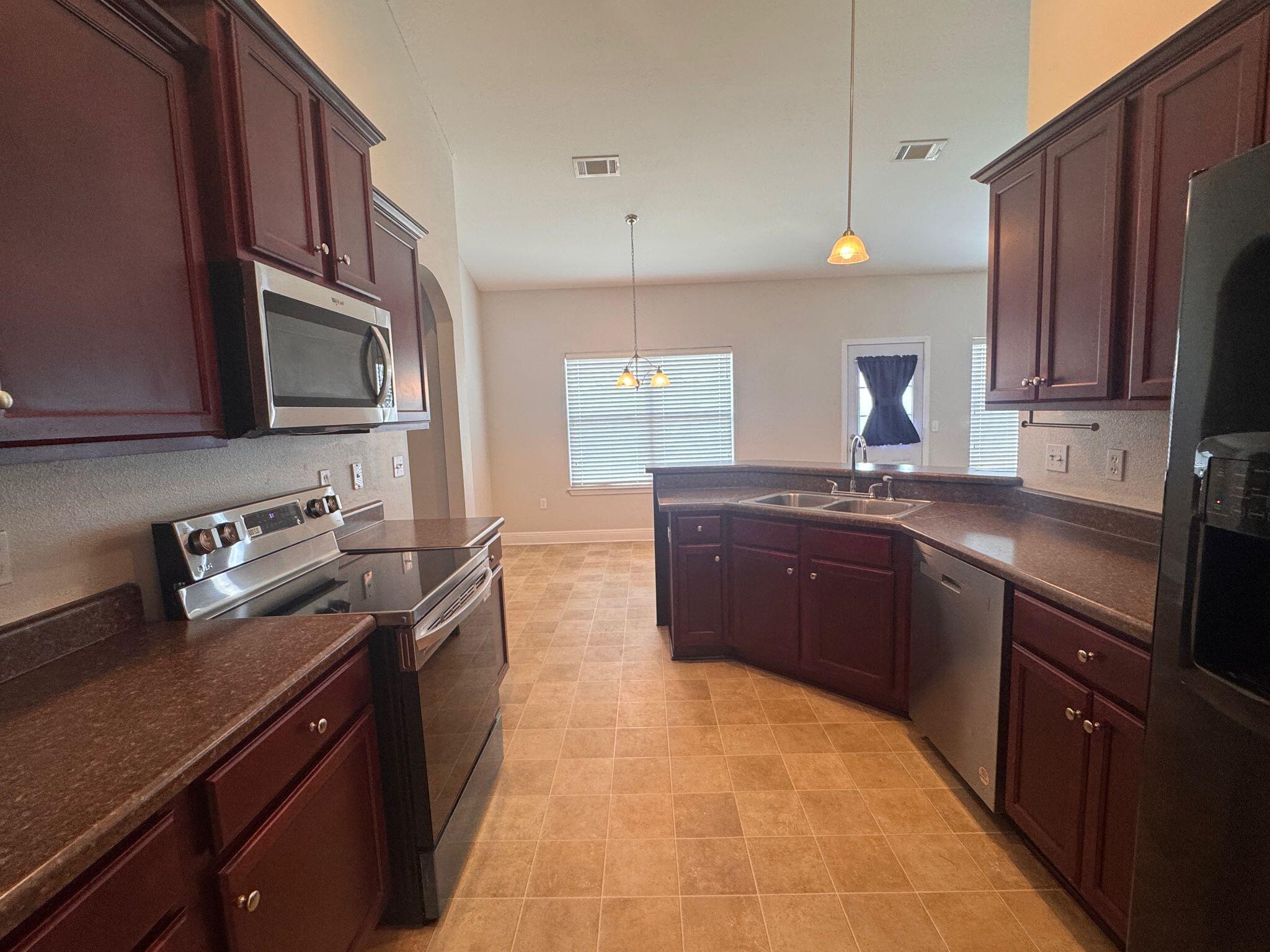 ROLLING RIDGE S/D - Residential Lease