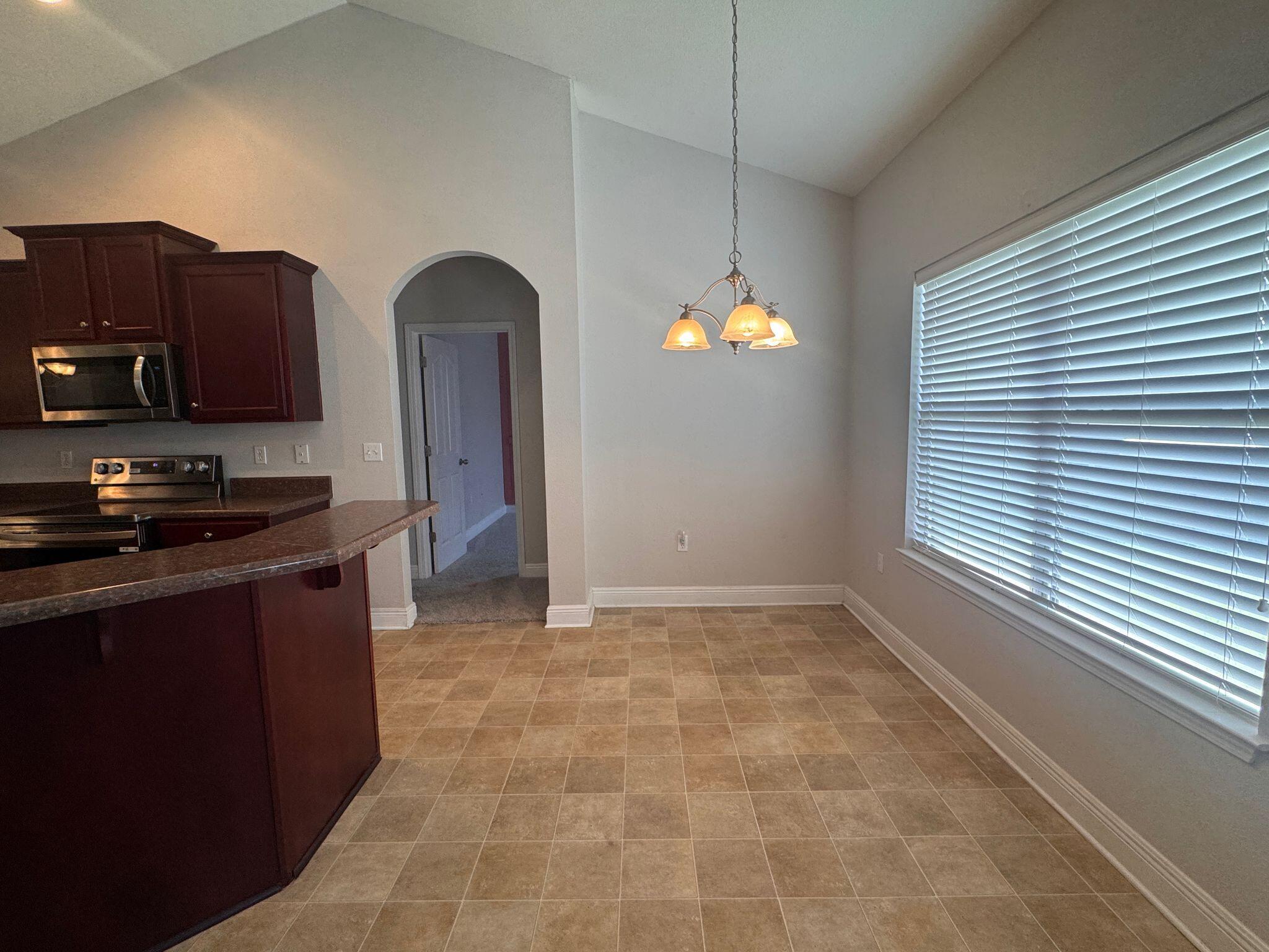 ROLLING RIDGE S/D - Residential Lease