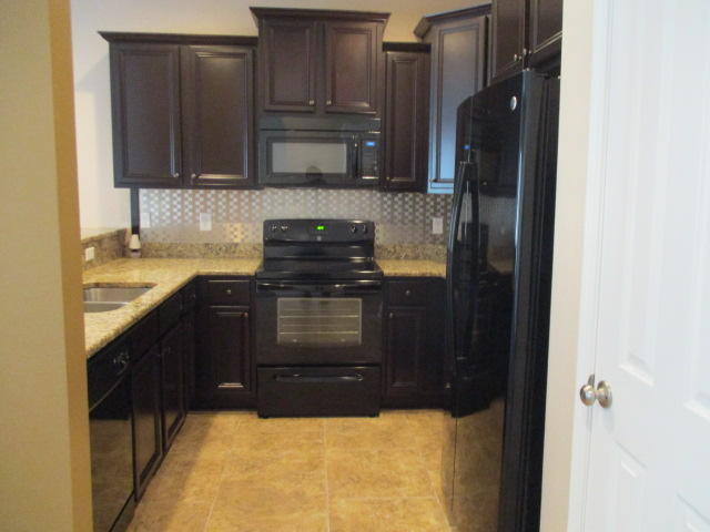 RESERVE POINTE - Residential Lease