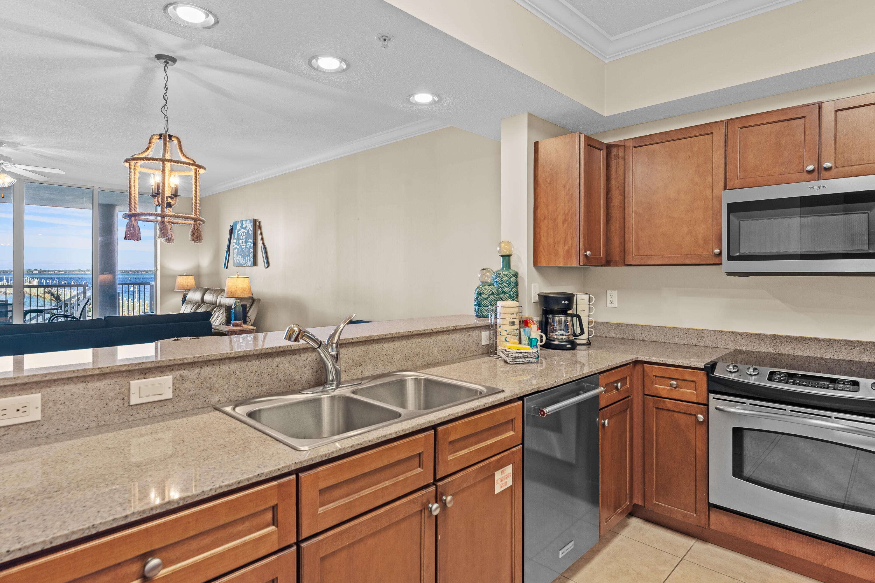 DESTIN WEST BEACH AND BAY RESORT OSPREY - Residential