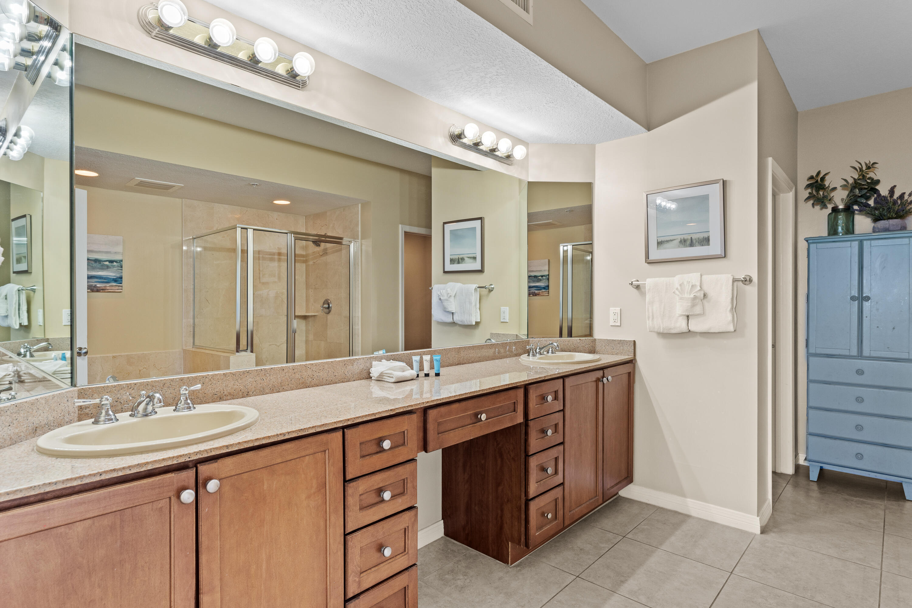 DESTIN WEST BEACH AND BAY RESORT OSPREY - Residential