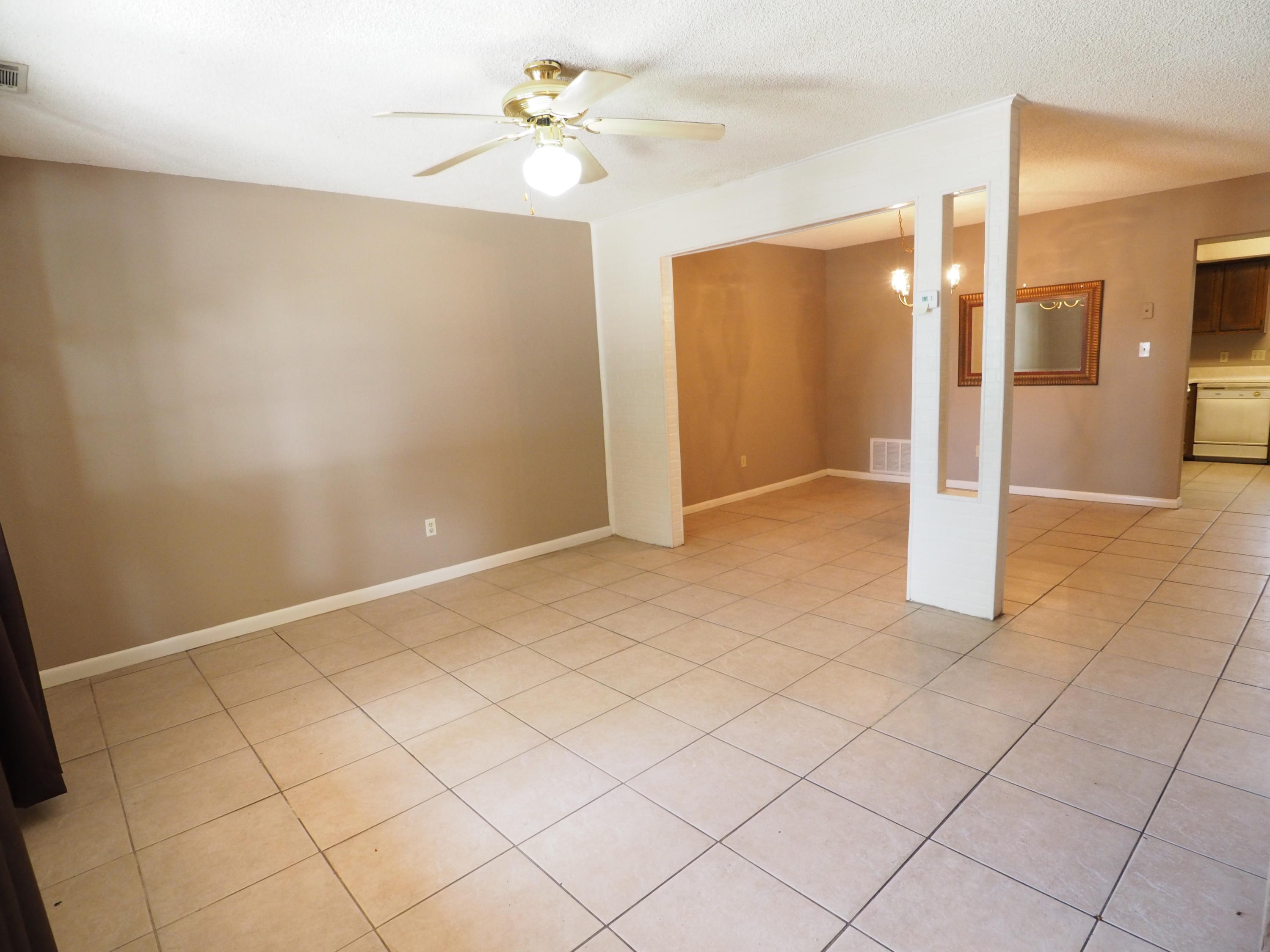 OAK WOOD T/H - Residential