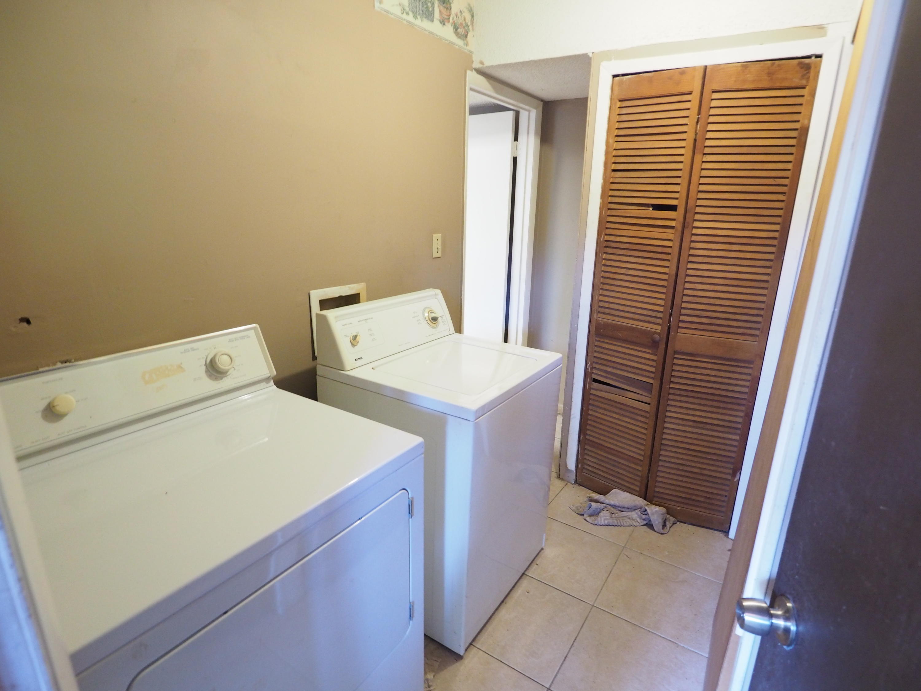 OAK WOOD T/H - Residential