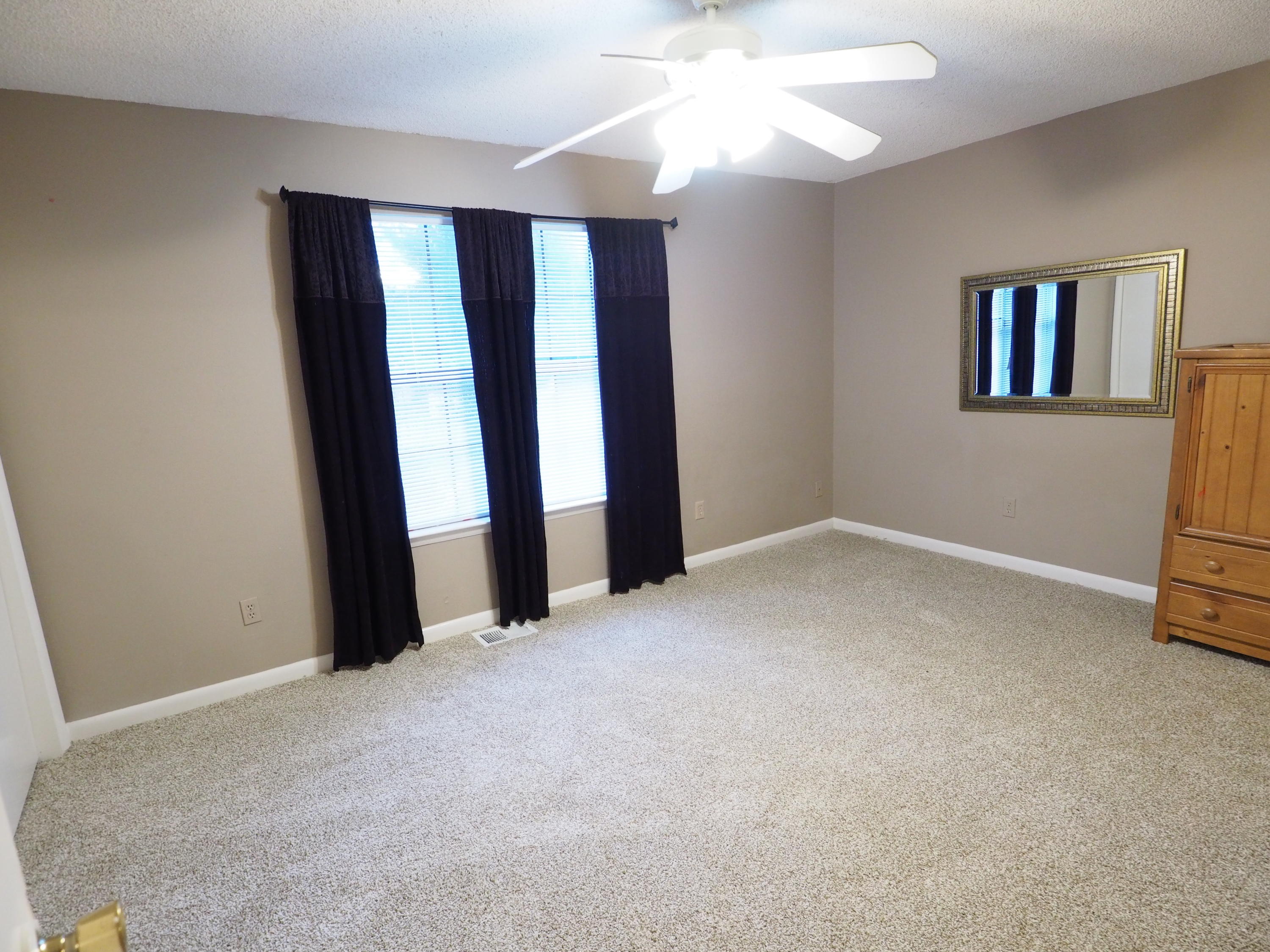 OAK WOOD T/H - Residential