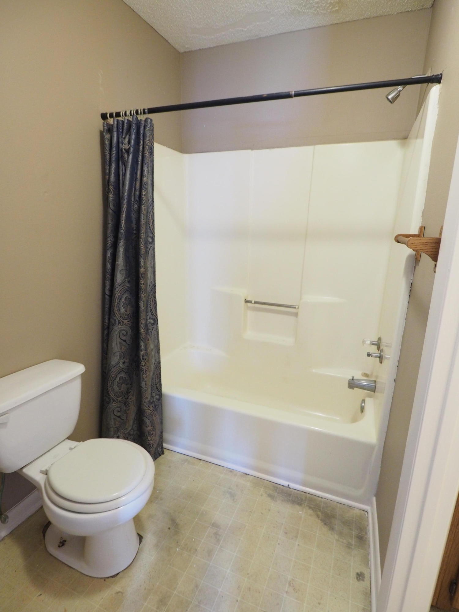 OAK WOOD T/H - Residential