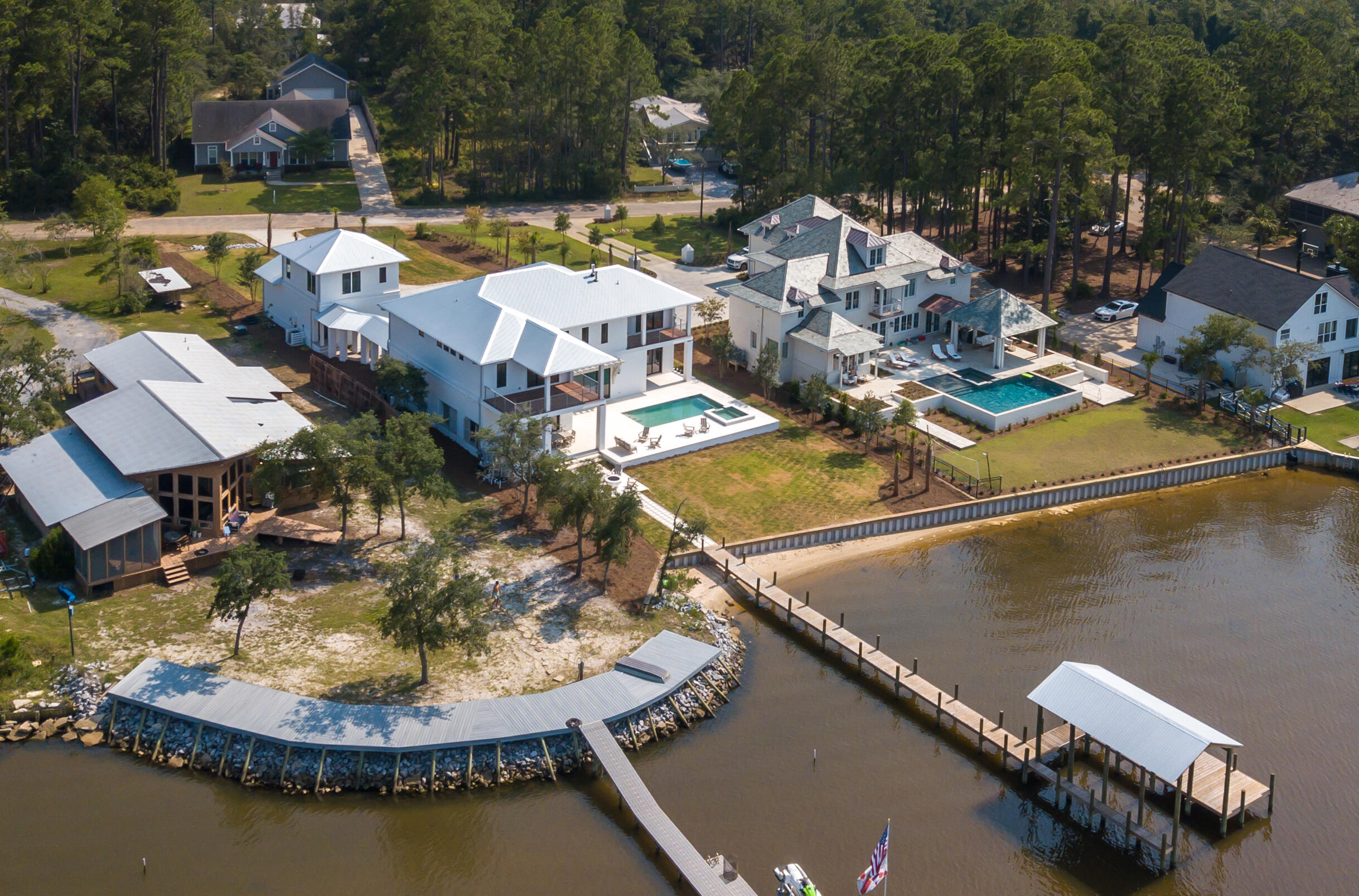 BAY PINE SHORES - Residential