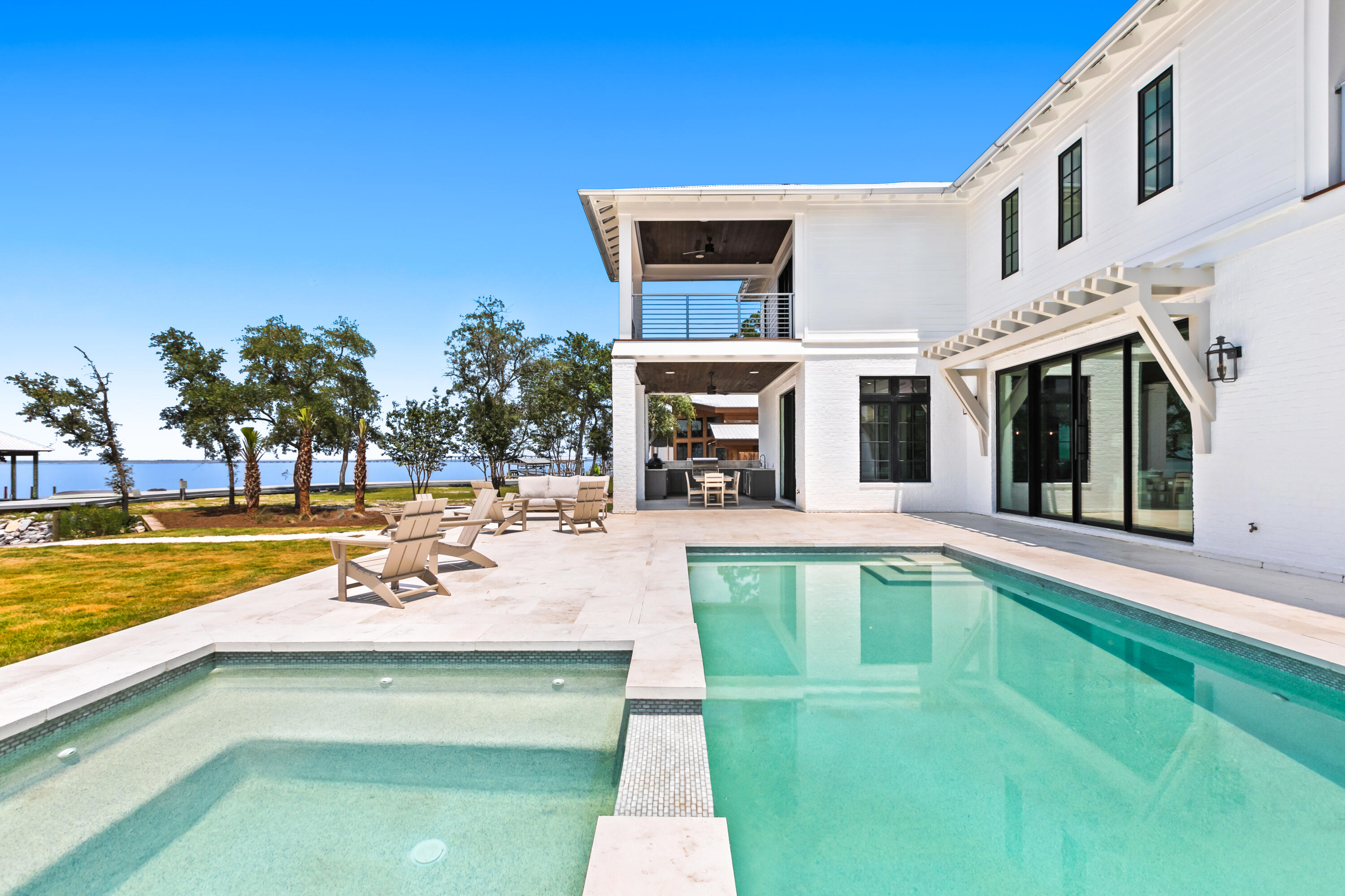 BAY PINE SHORES - Residential