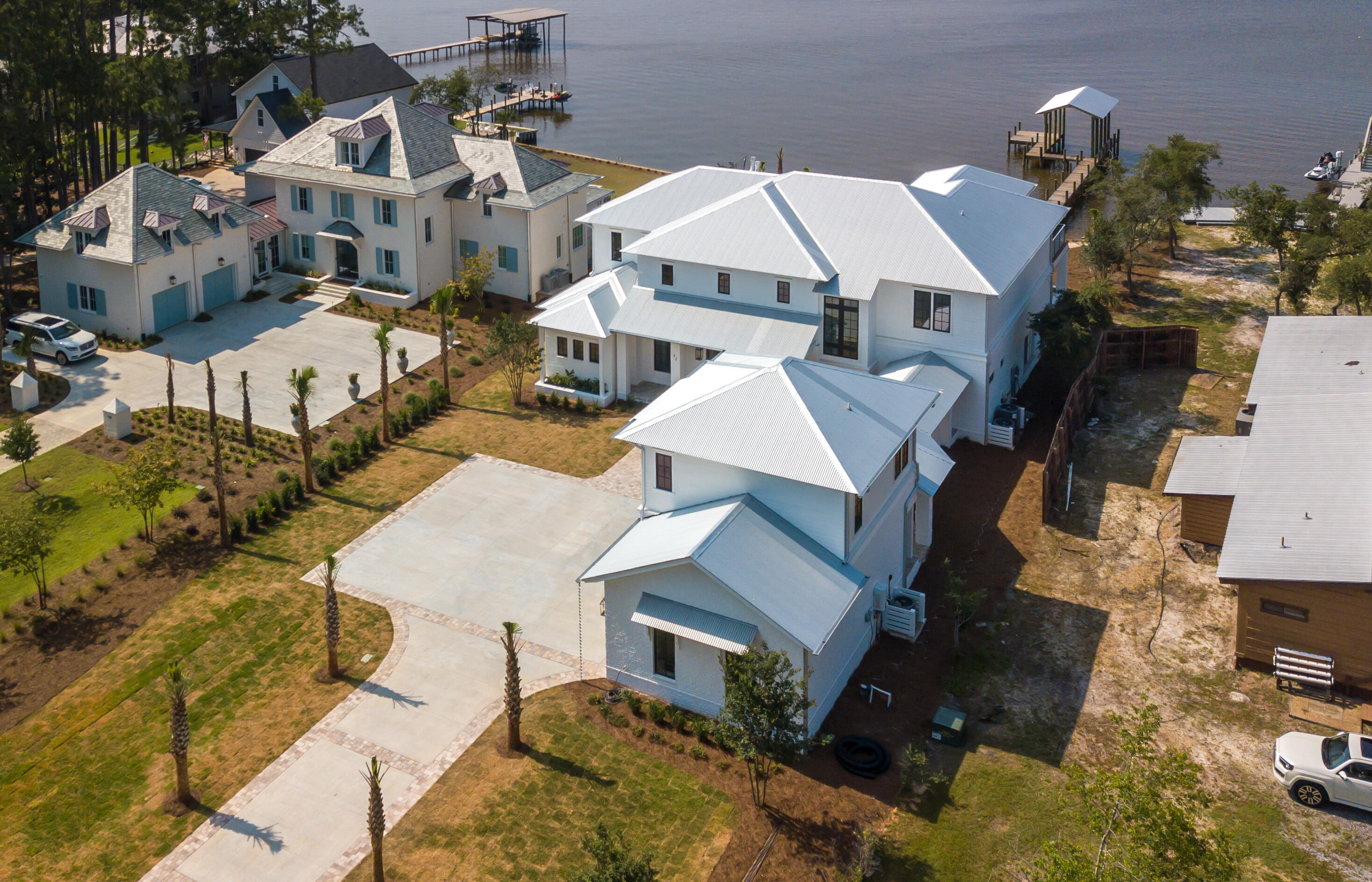 BAY PINE SHORES - Residential