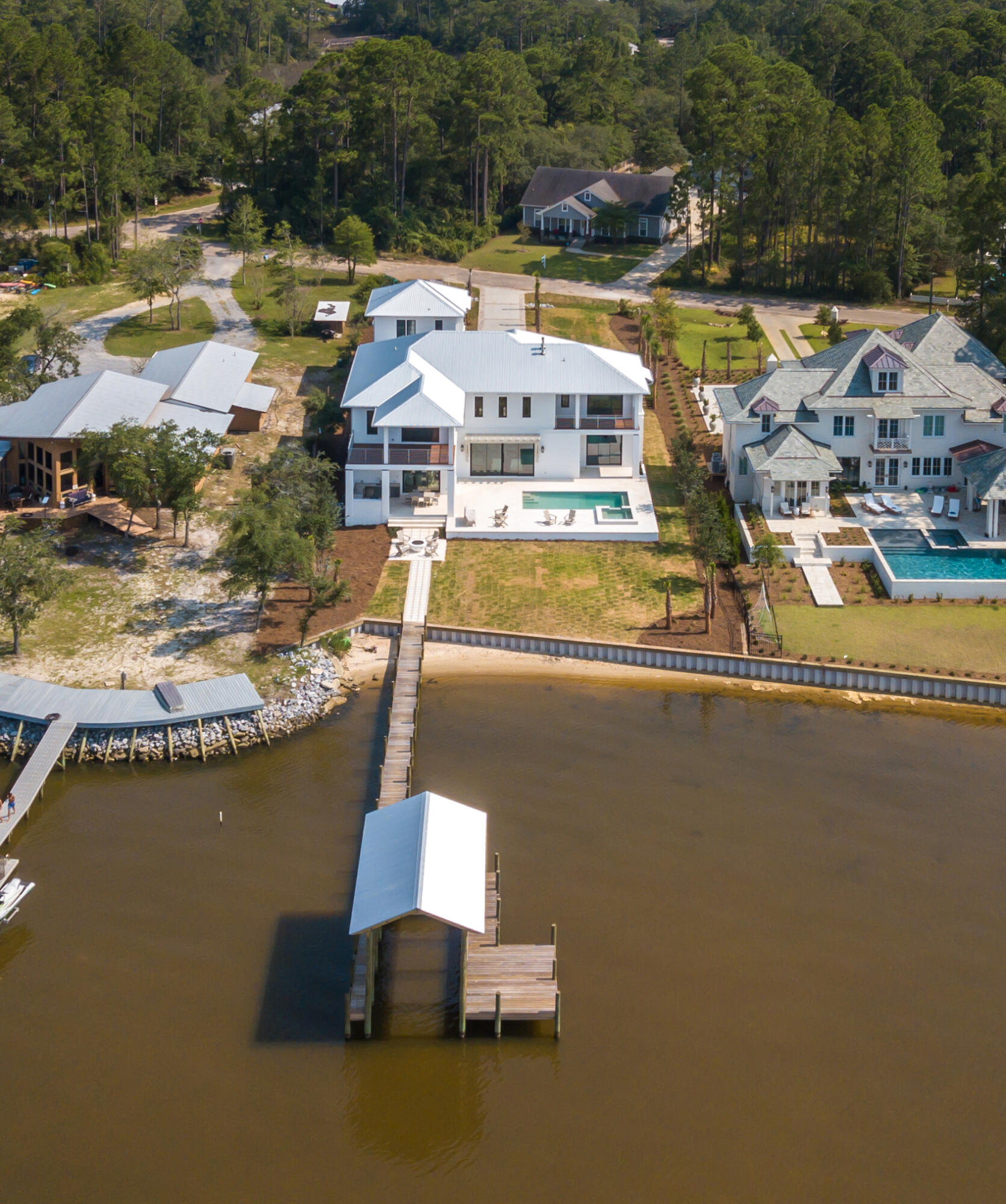 BAY PINE SHORES - Residential