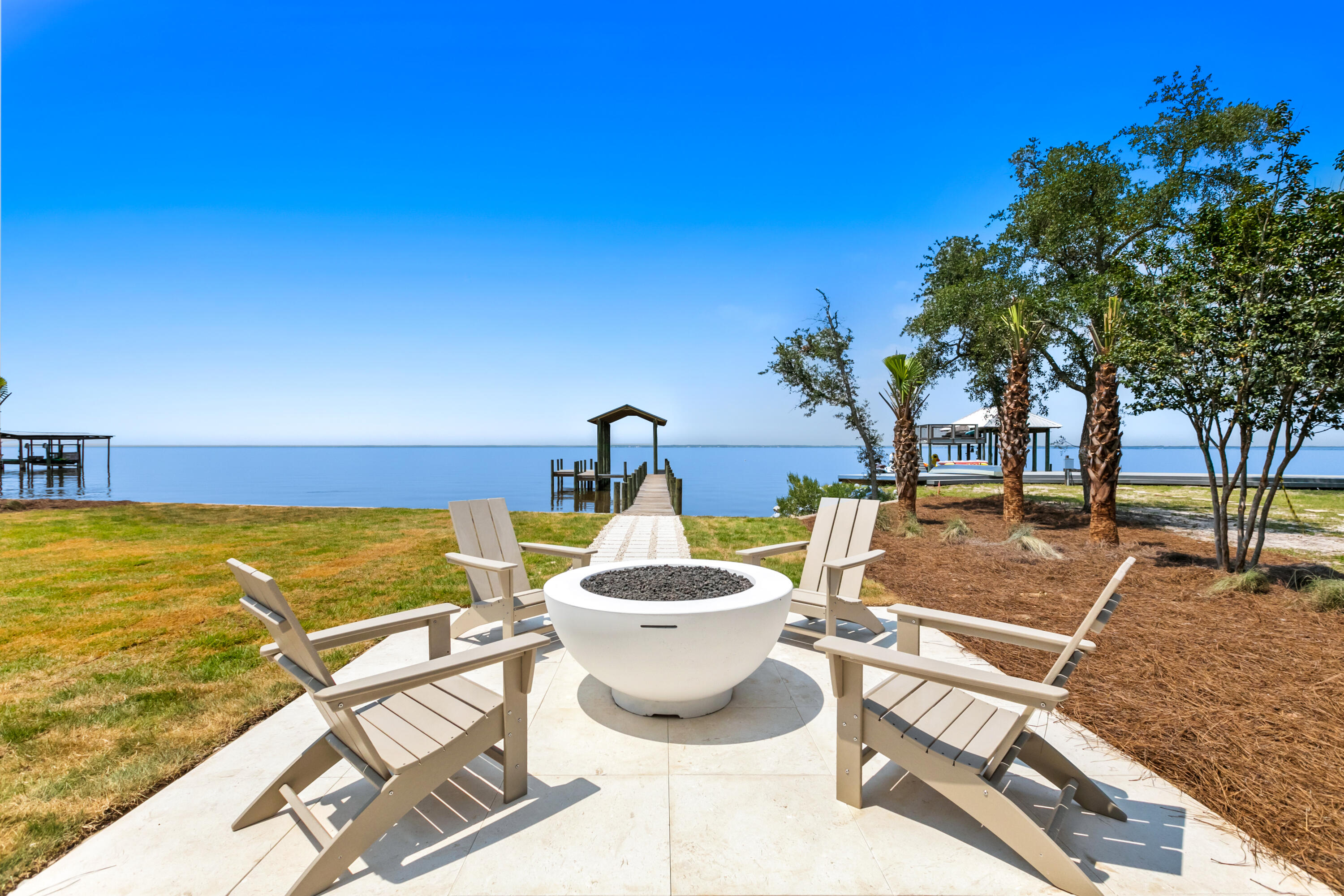 BAY PINE SHORES - Residential