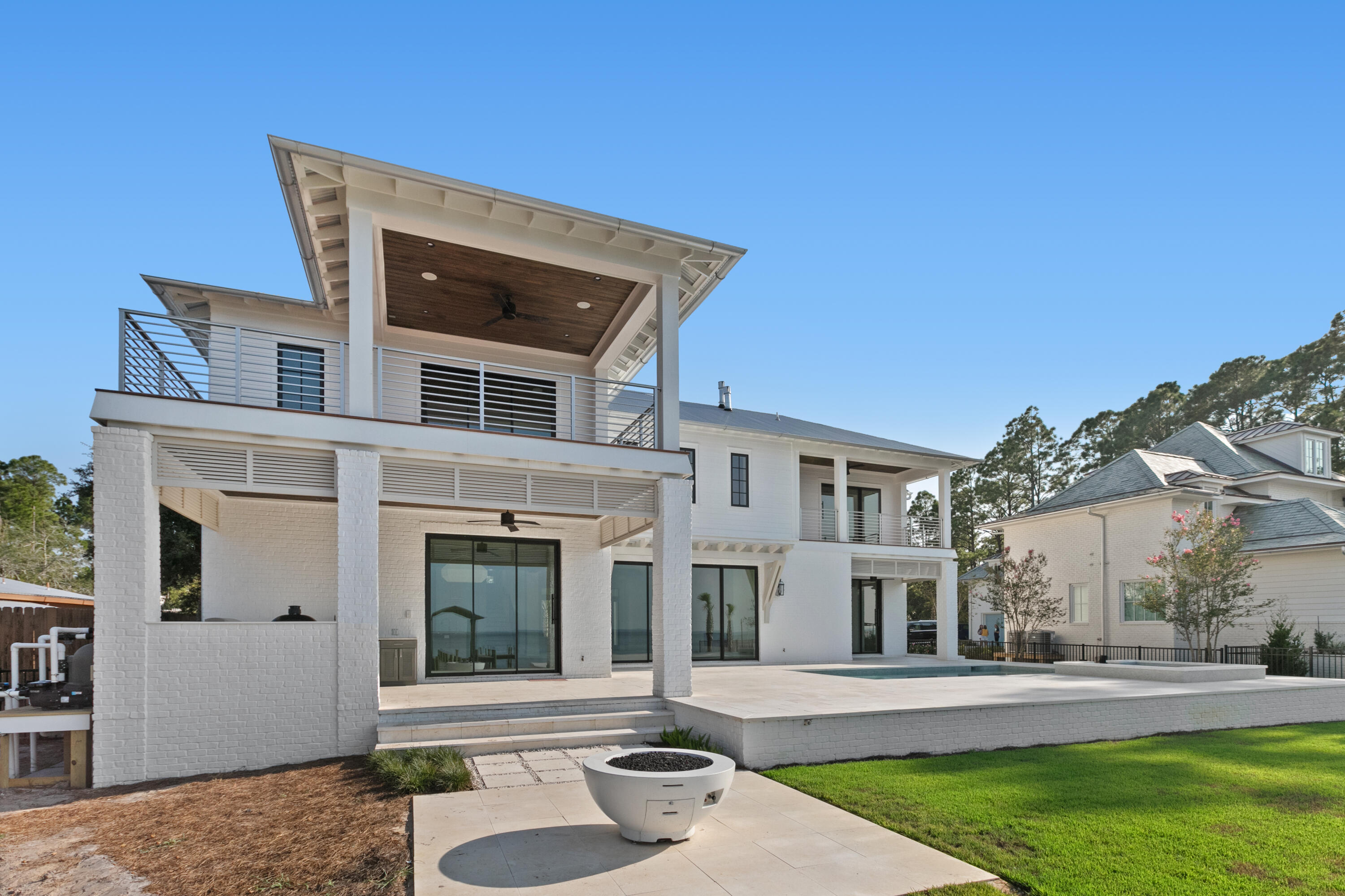 BAY PINE SHORES - Residential