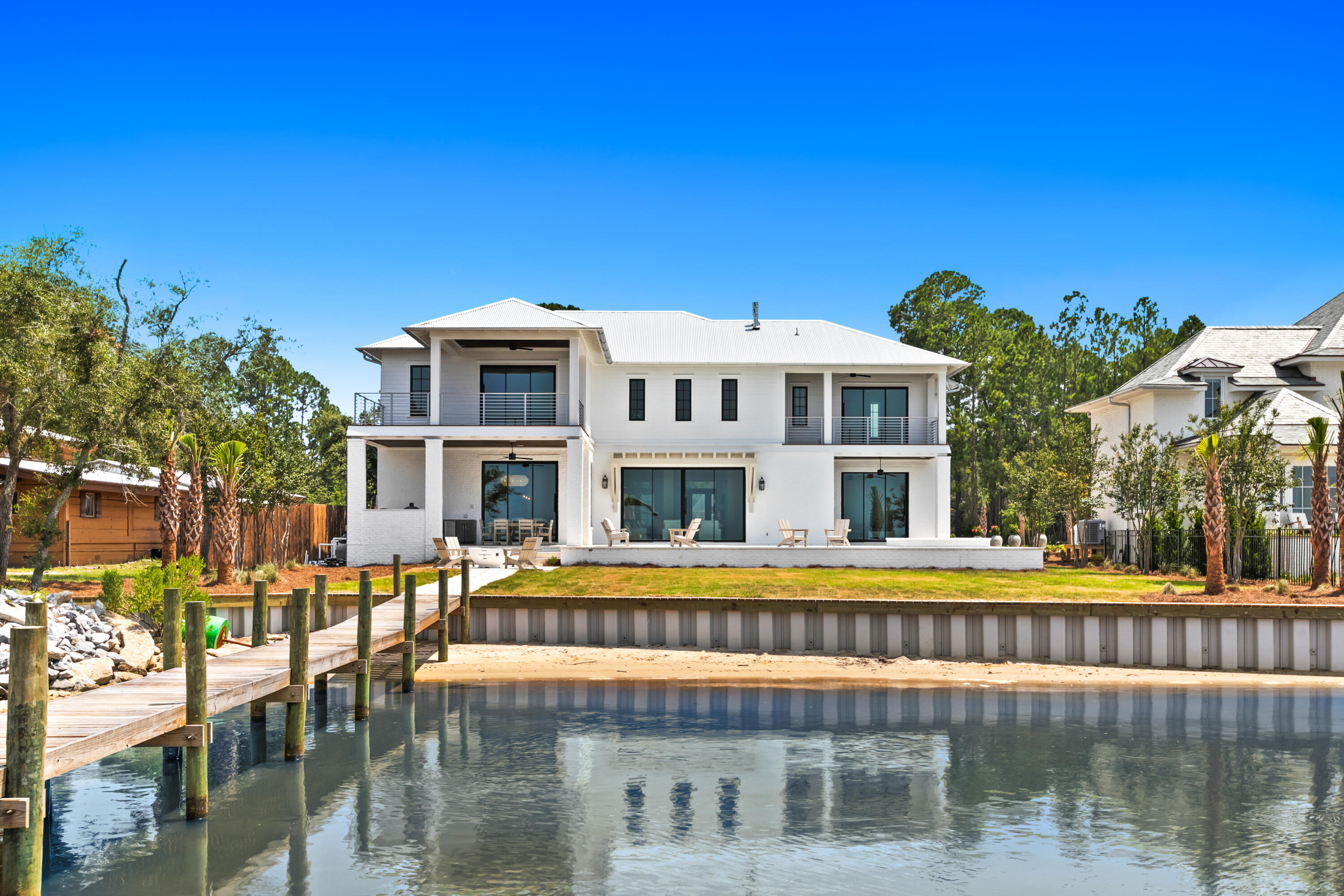 BAY PINE SHORES - Residential