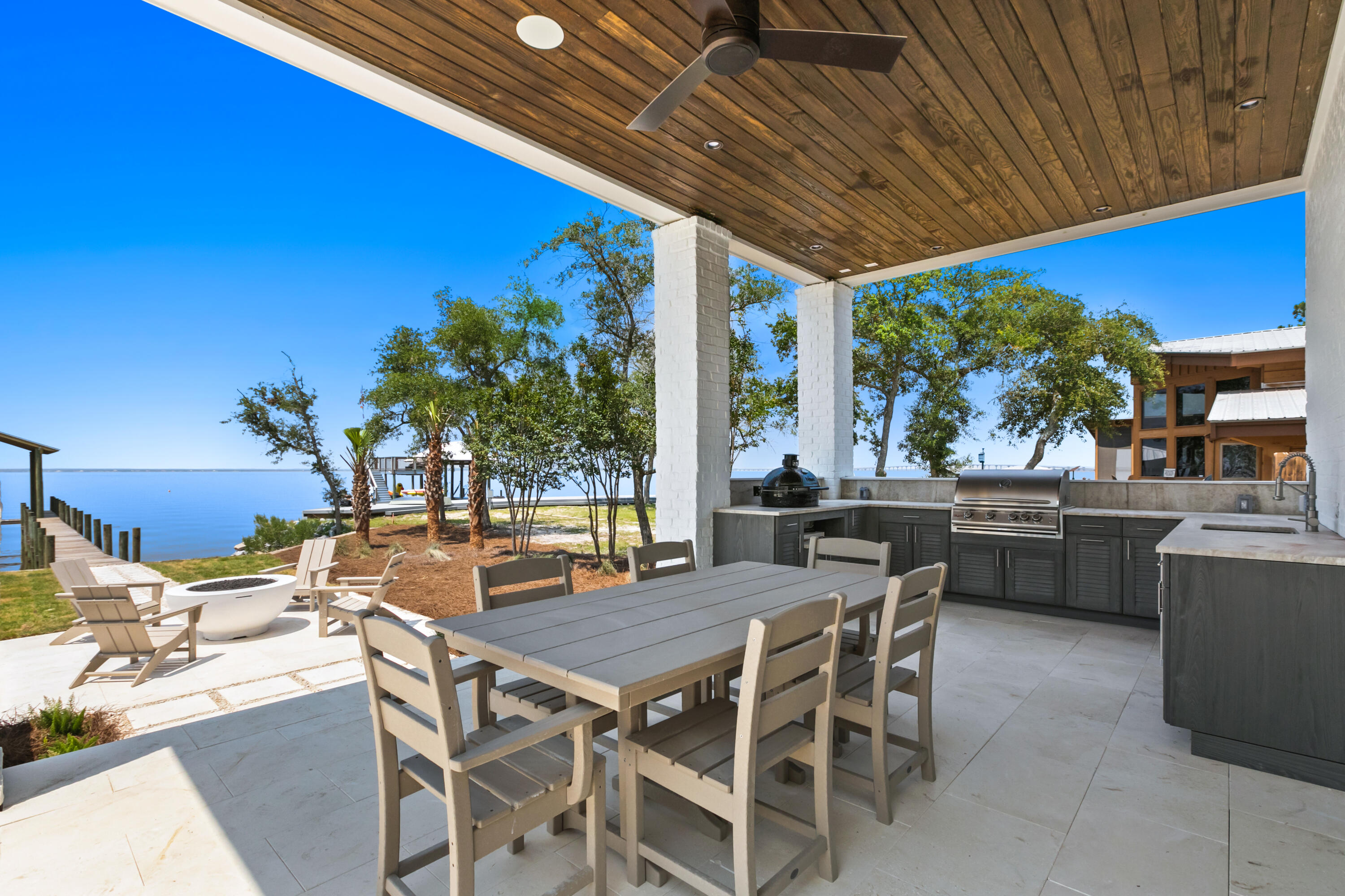 BAY PINE SHORES - Residential