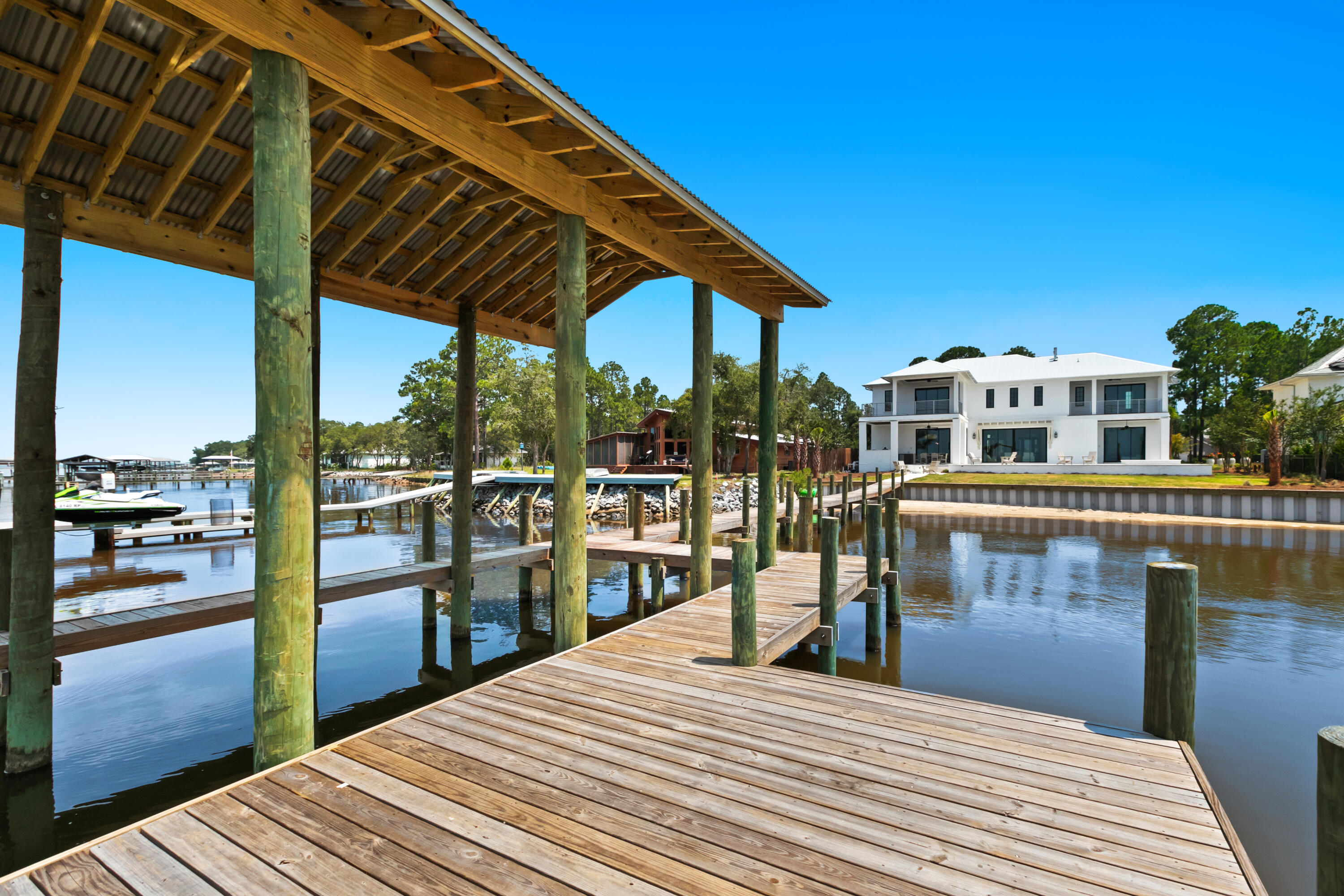 BAY PINE SHORES - Residential